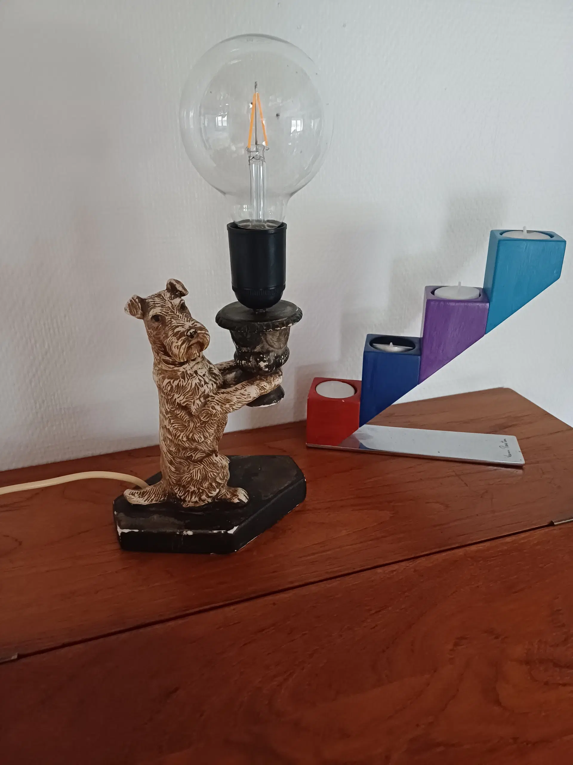 Flot og charmerende hunde lampe