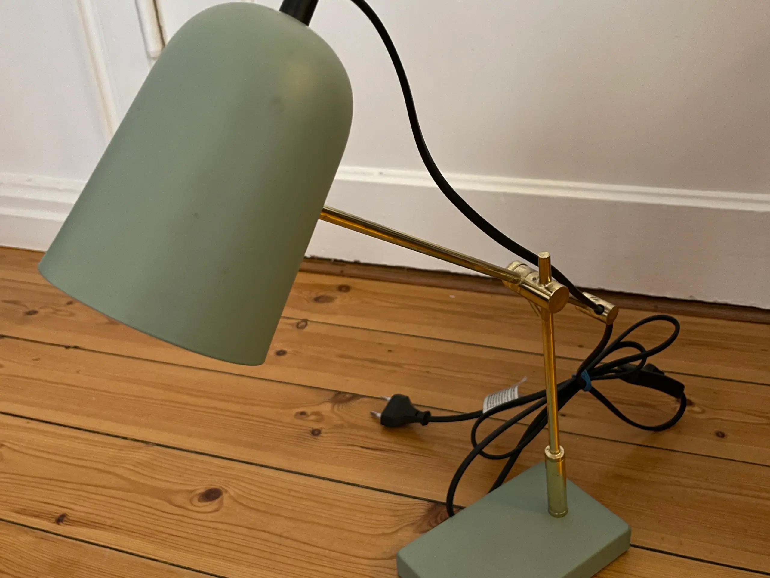 Bordlampe fra Søstrene grene