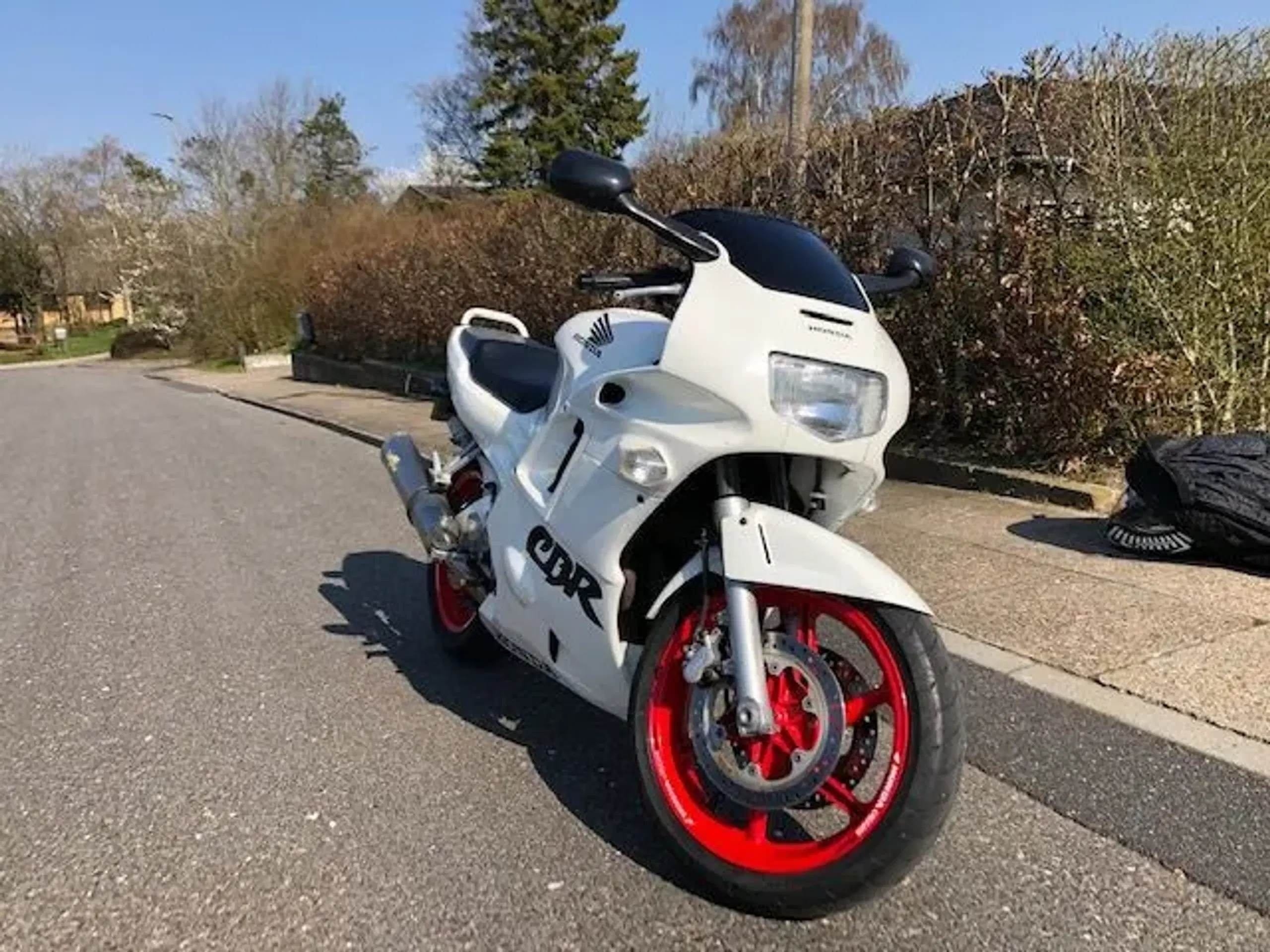 CBR 600