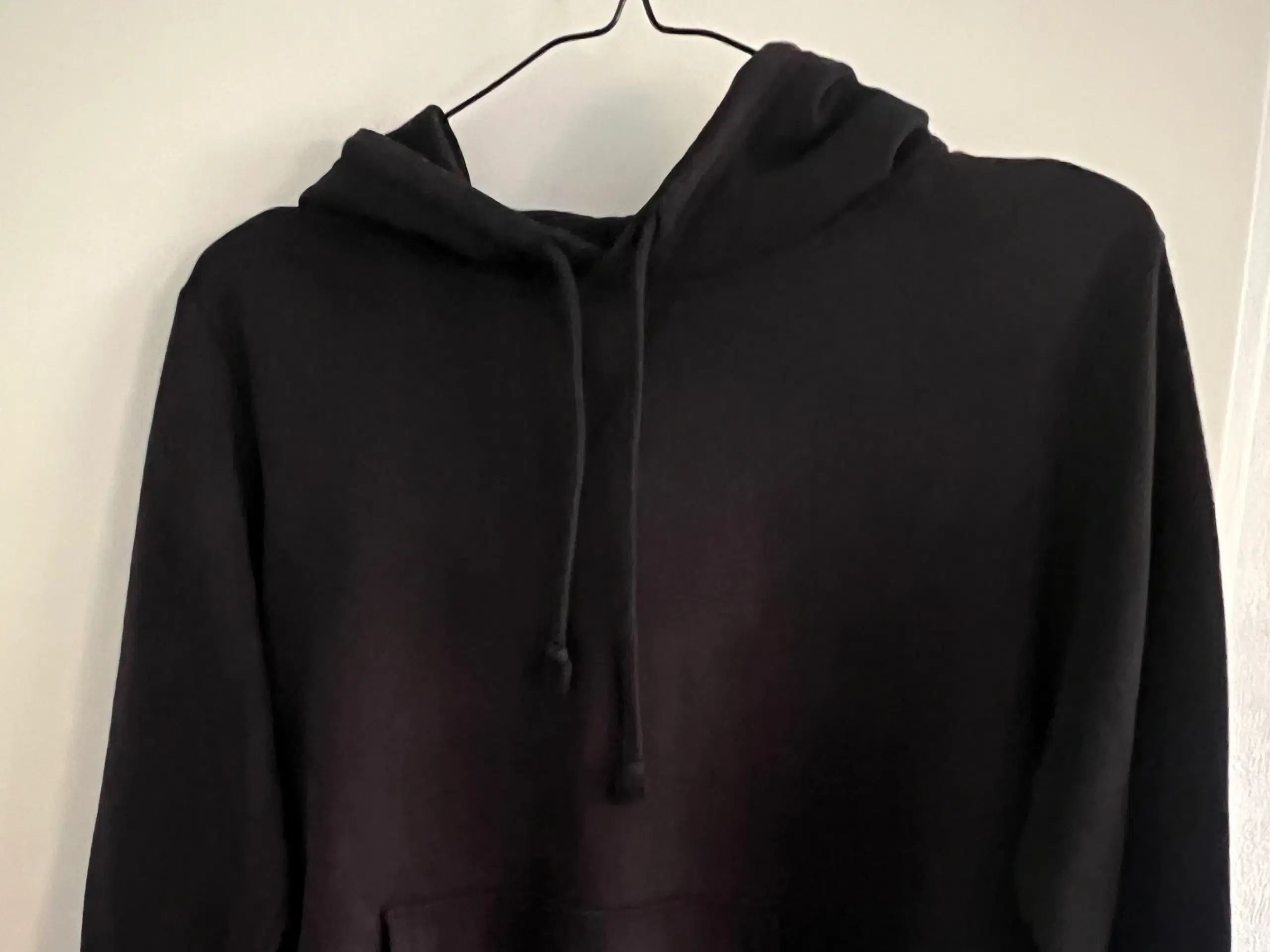 Divided sort hoodie str M