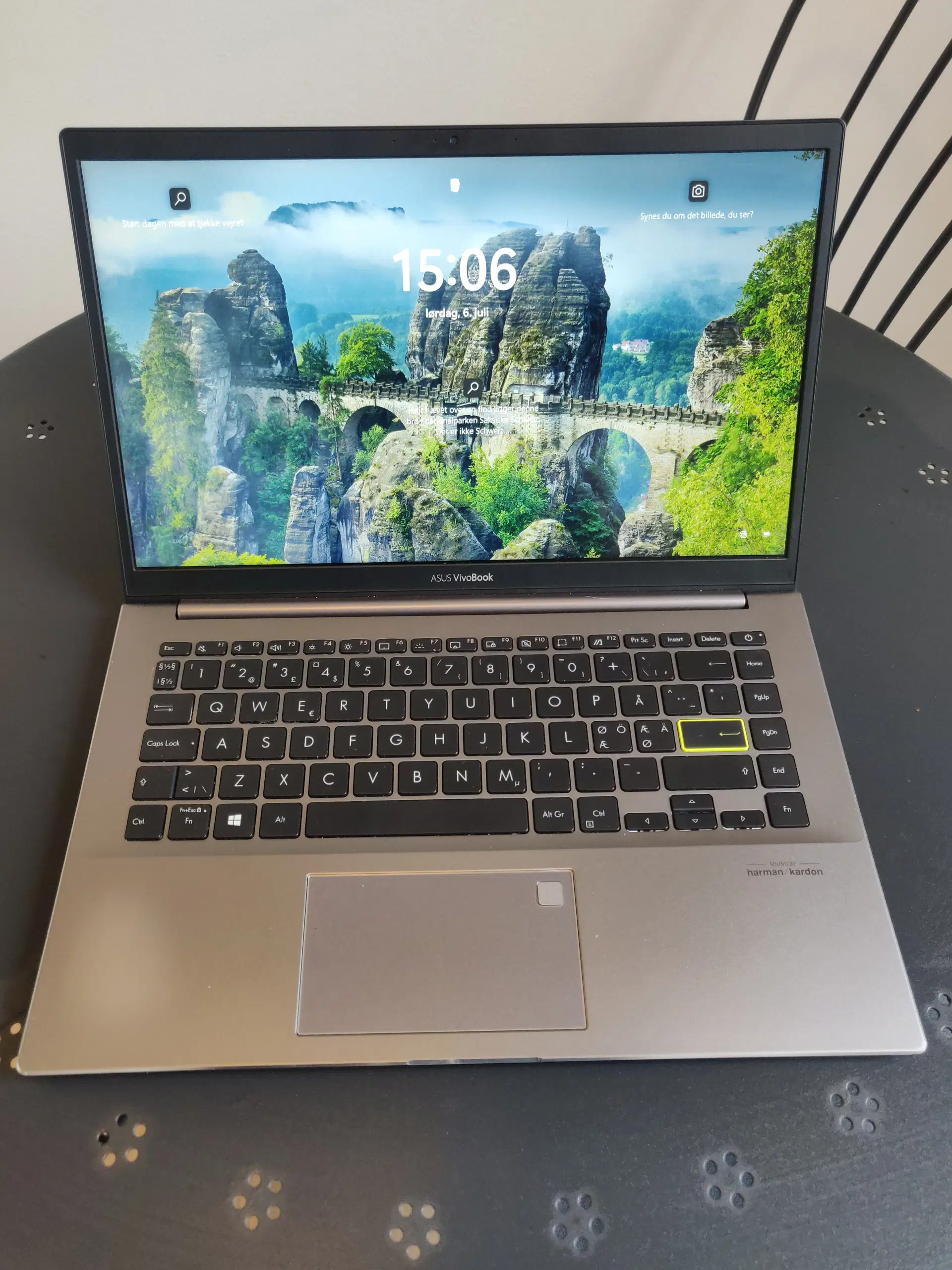 Asus Vivobook S14 (light grey)