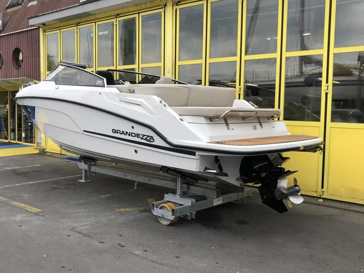 Ny Grandezza 25S Premium Cruiser