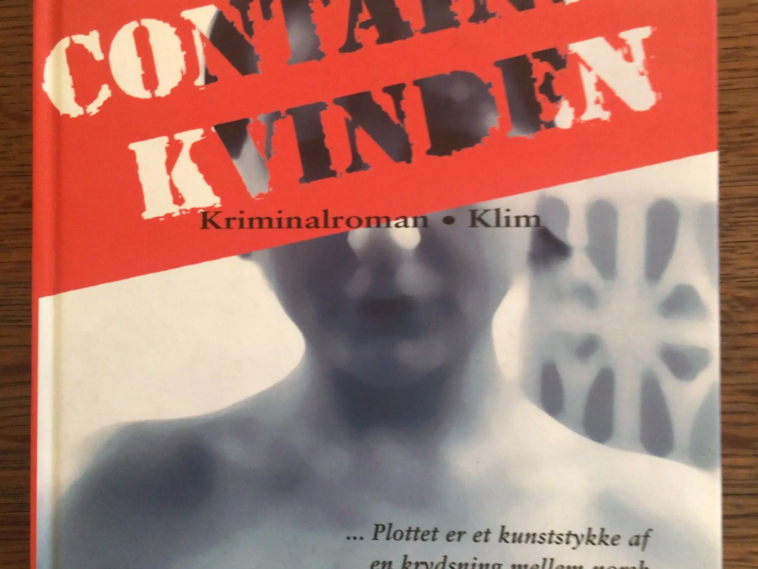 Kim Småge : Containerkvinden