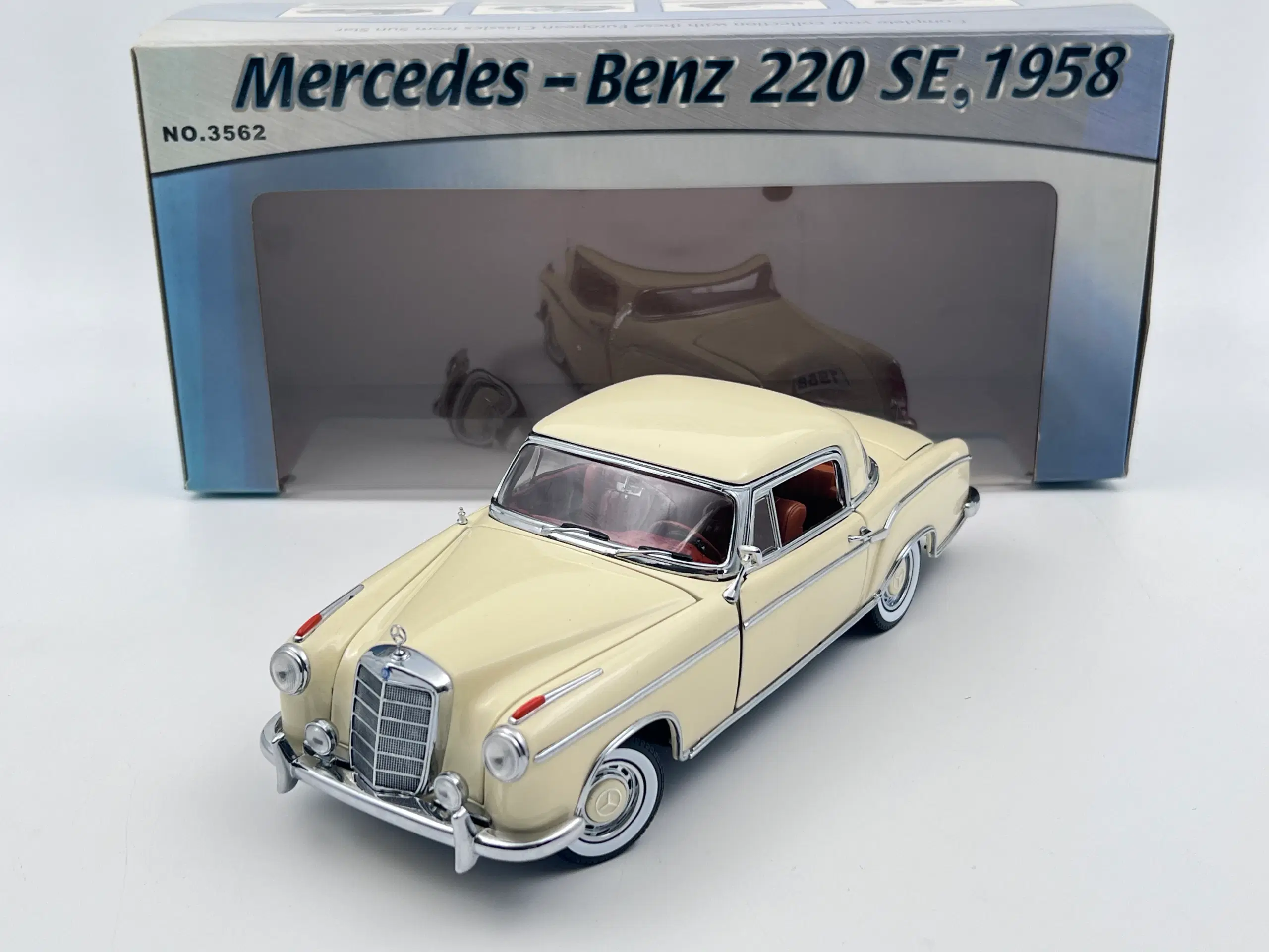 1958 Mercedes 220 SE Coupe 1:18