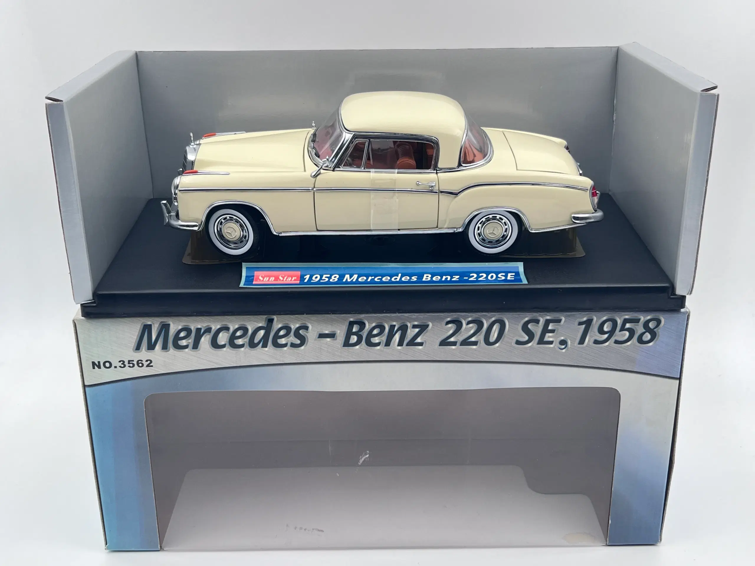 1958 Mercedes 220 SE Coupe 1:18