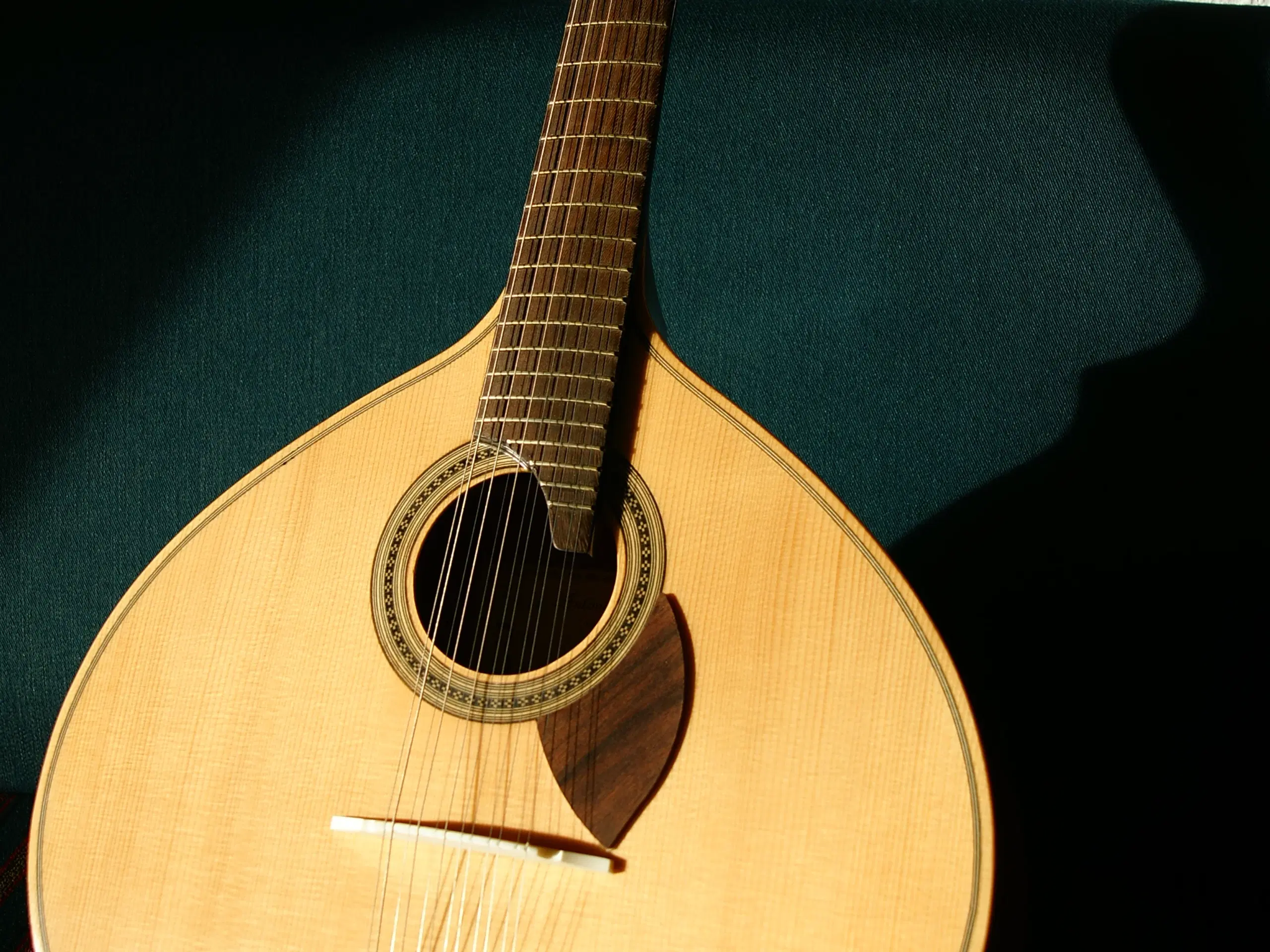 Portugiser guitar