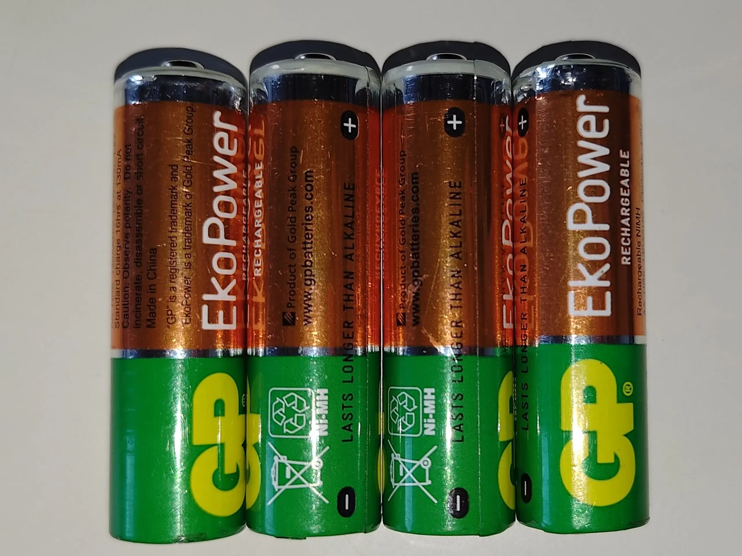 4 stk genopladelige Ni-Mh batterier 1300mAh