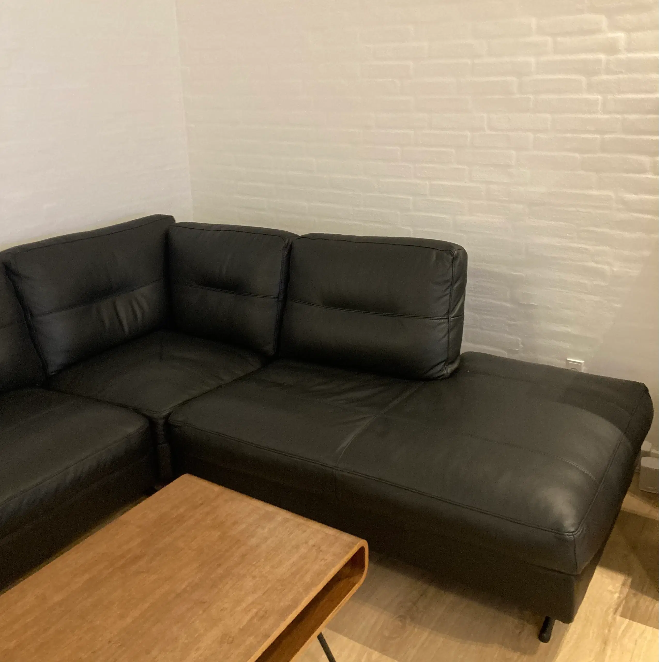 Sofa og stol fra “flexlux” samt sofabord