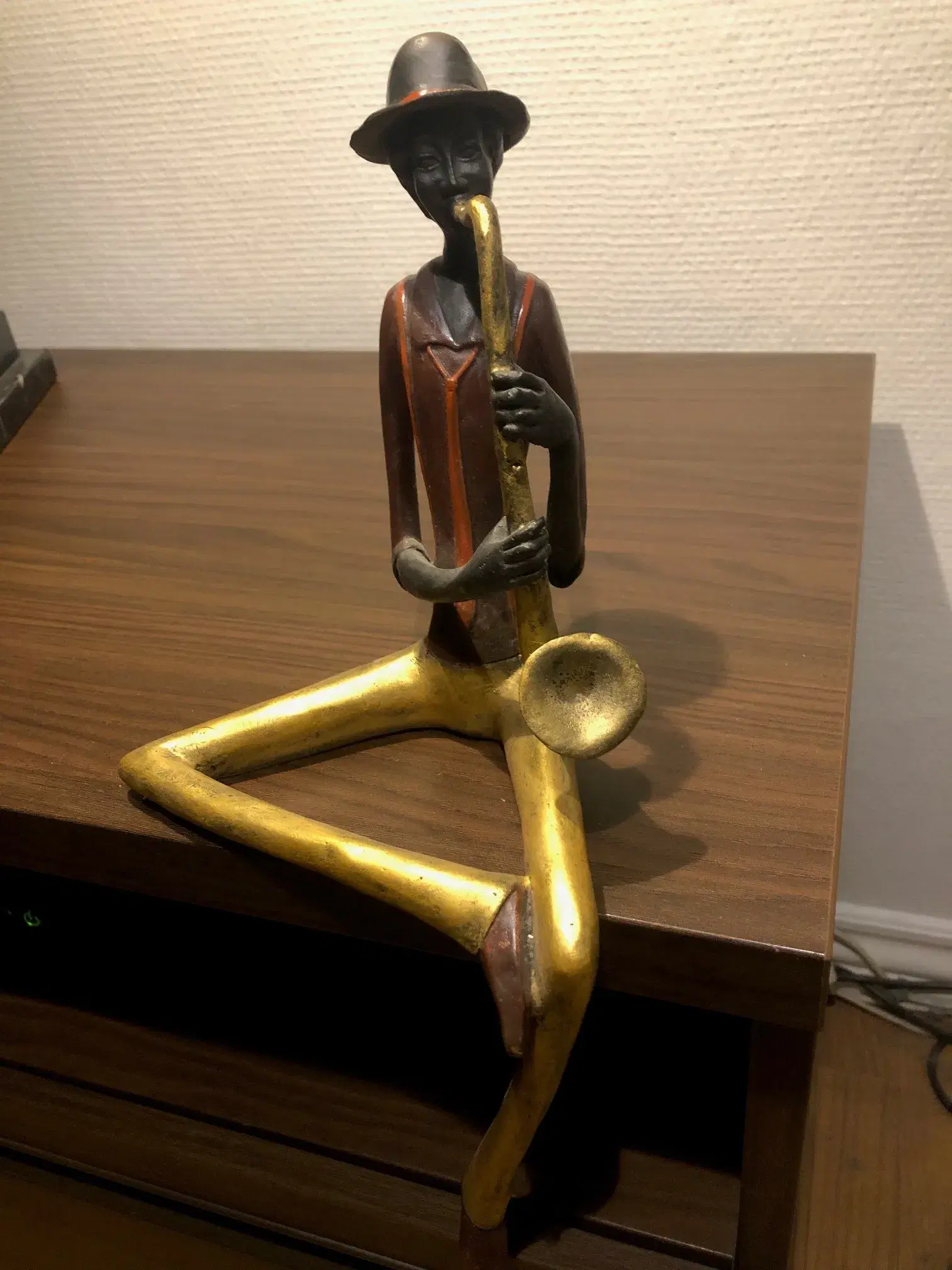 Bronzefigur saxofonist