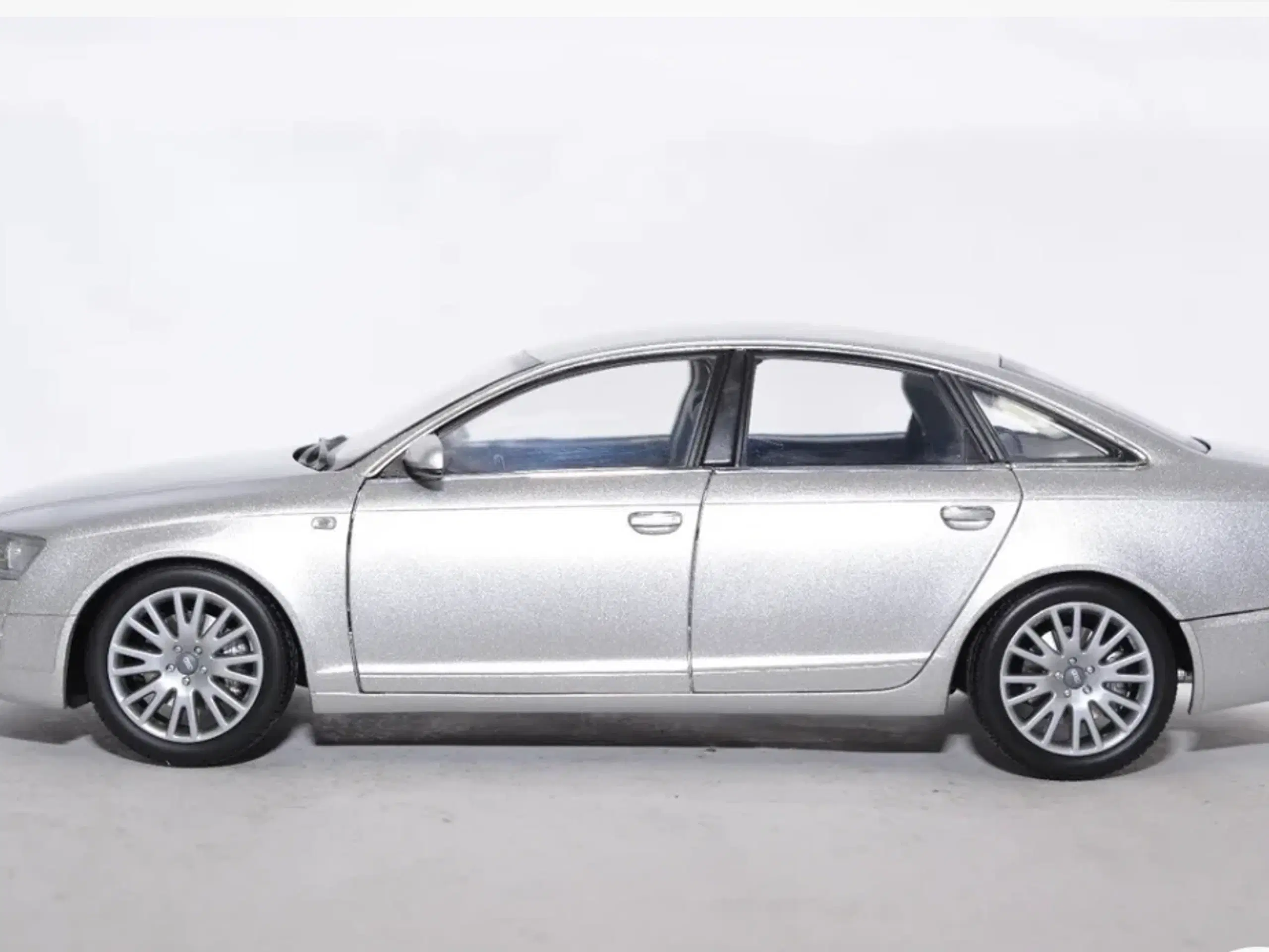 1:18 Audi 6 C6 32 V6 2006