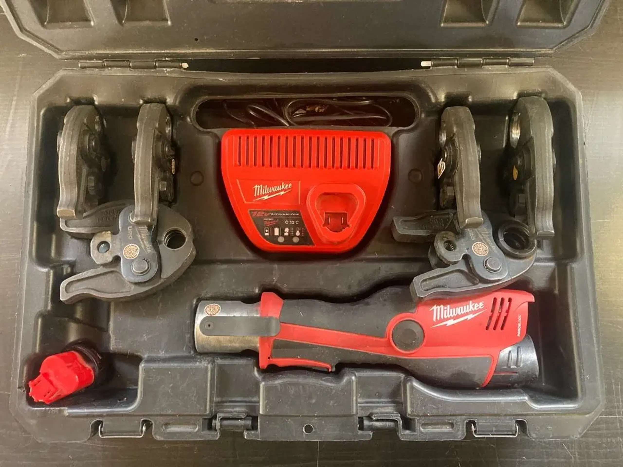 Milwaukee m12 pressmaskine