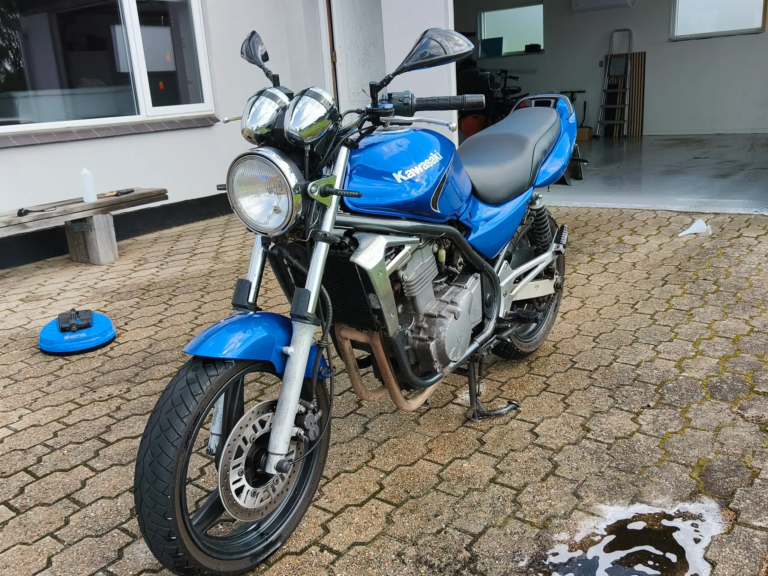 Motorcykel Kawasaki er5