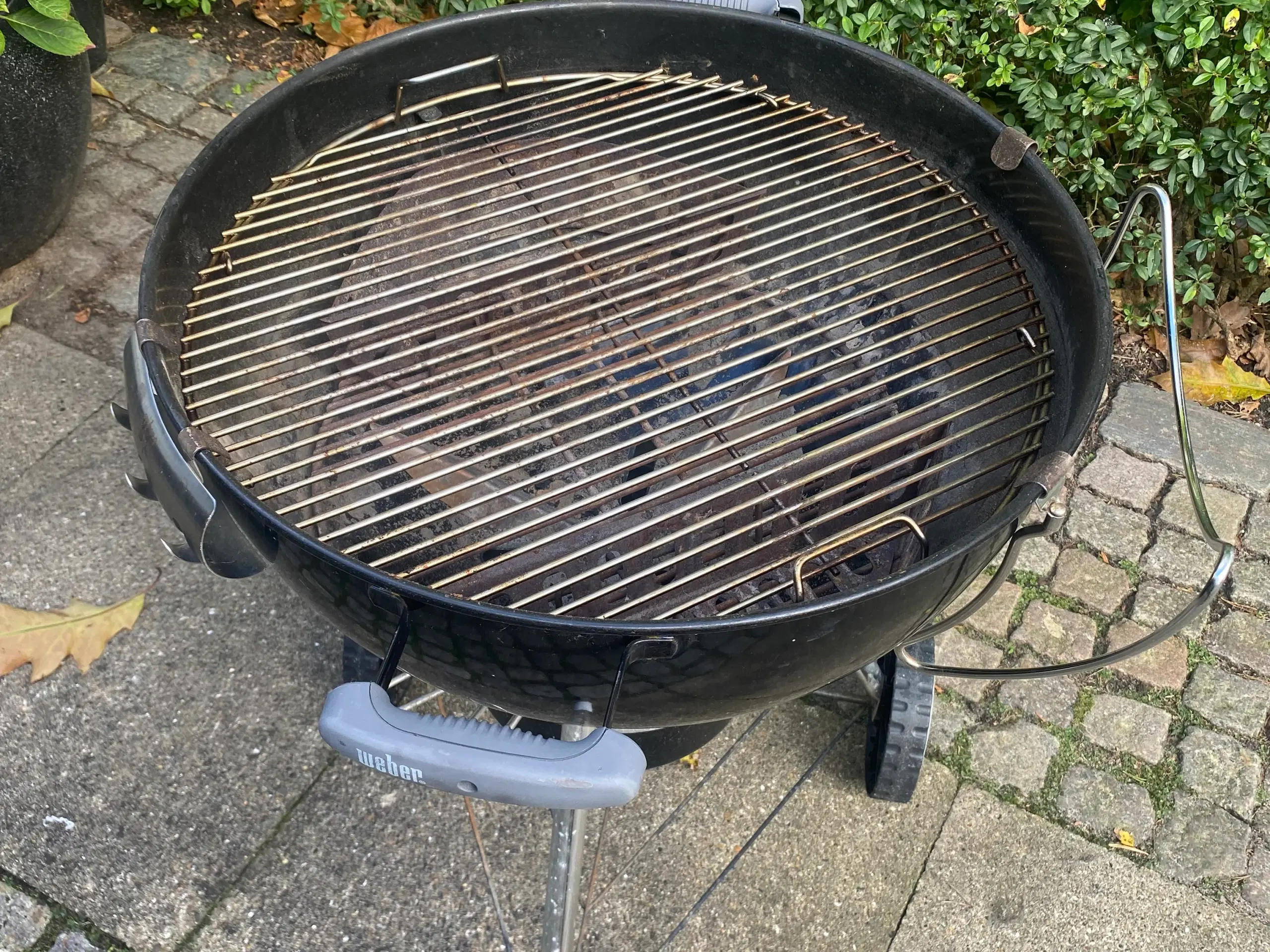 Meget velholdt Weber kuglegrill 57cm