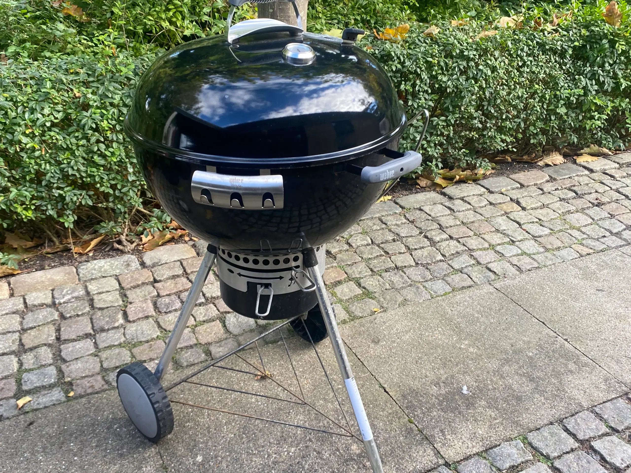 Meget velholdt Weber kuglegrill 57cm