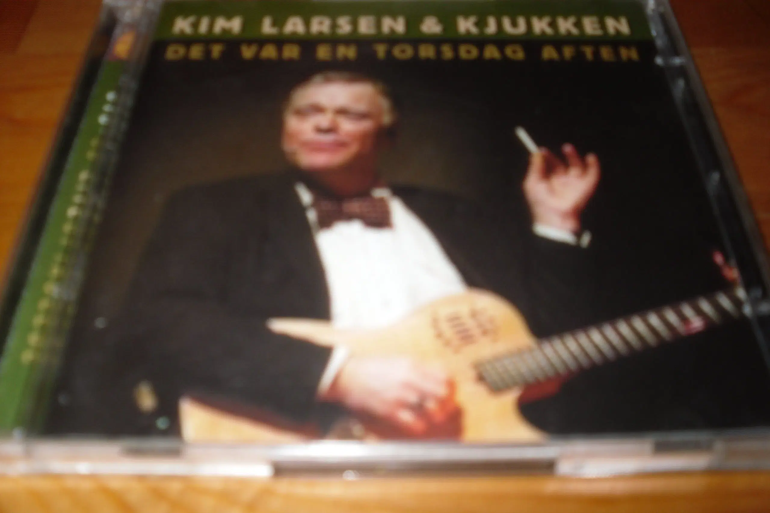 KIM LARSEN  Kjukken 16 x Cd