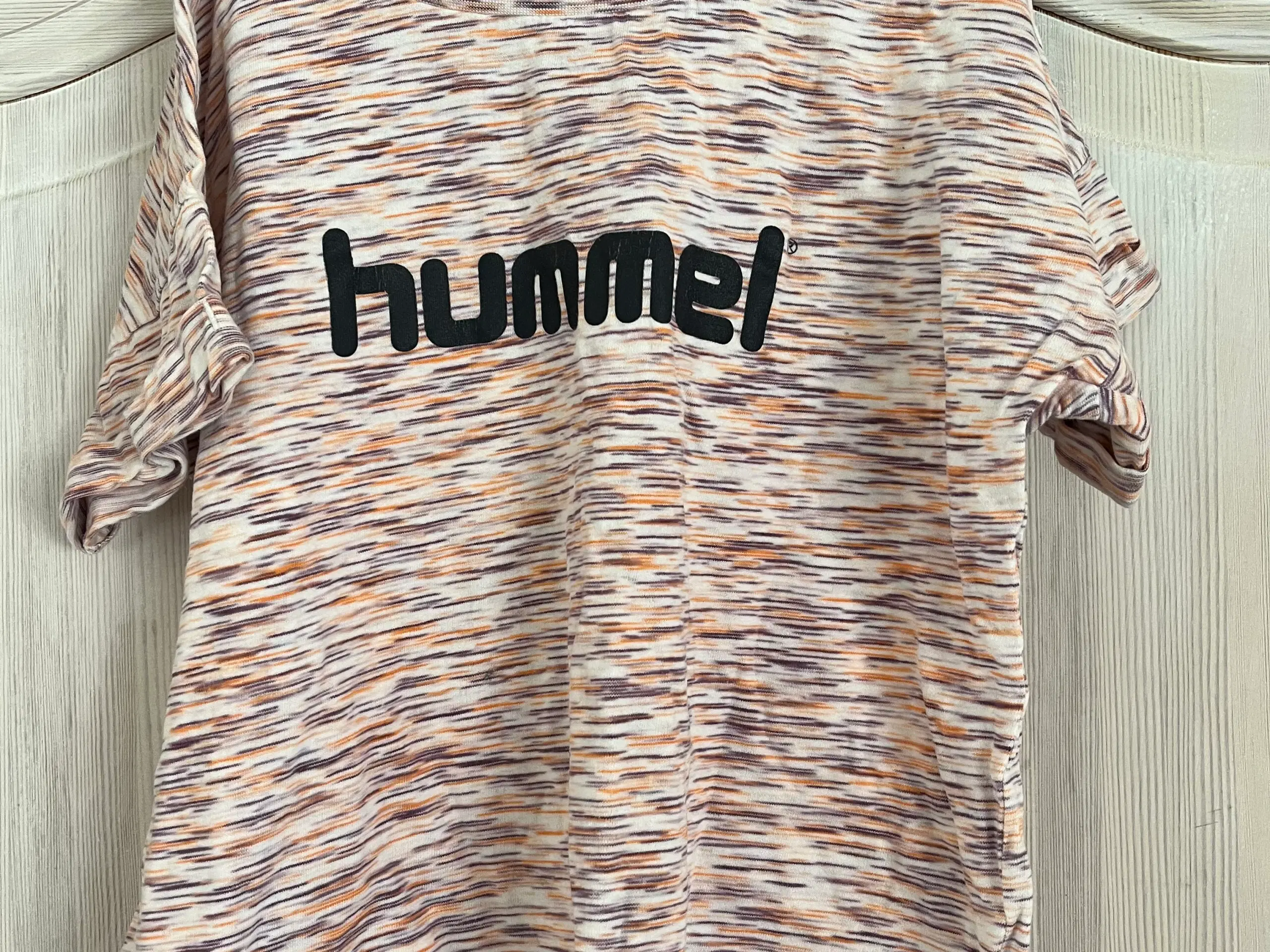 T shirt str 116 HUMMEL