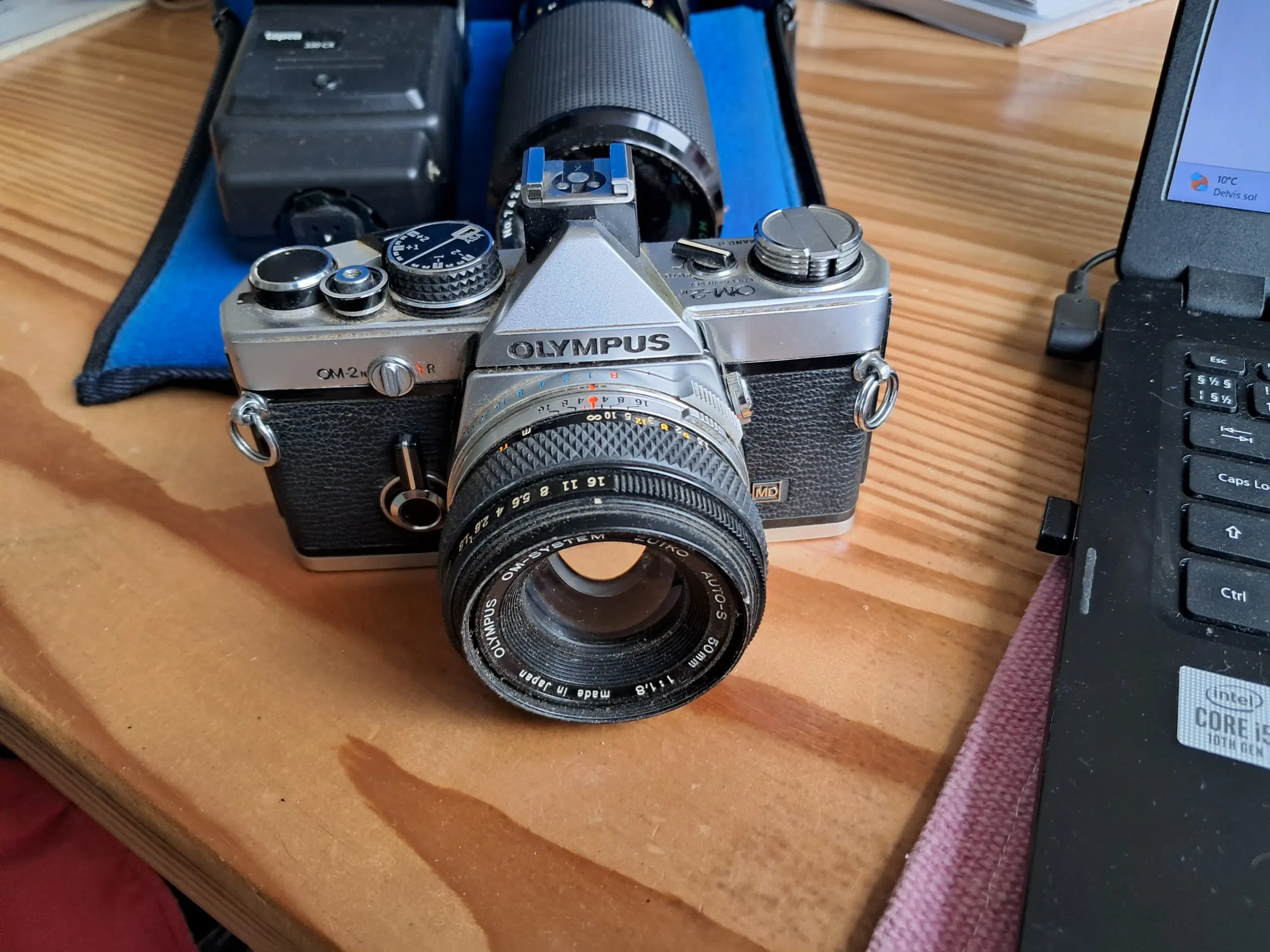 OLYMPUS OM 2