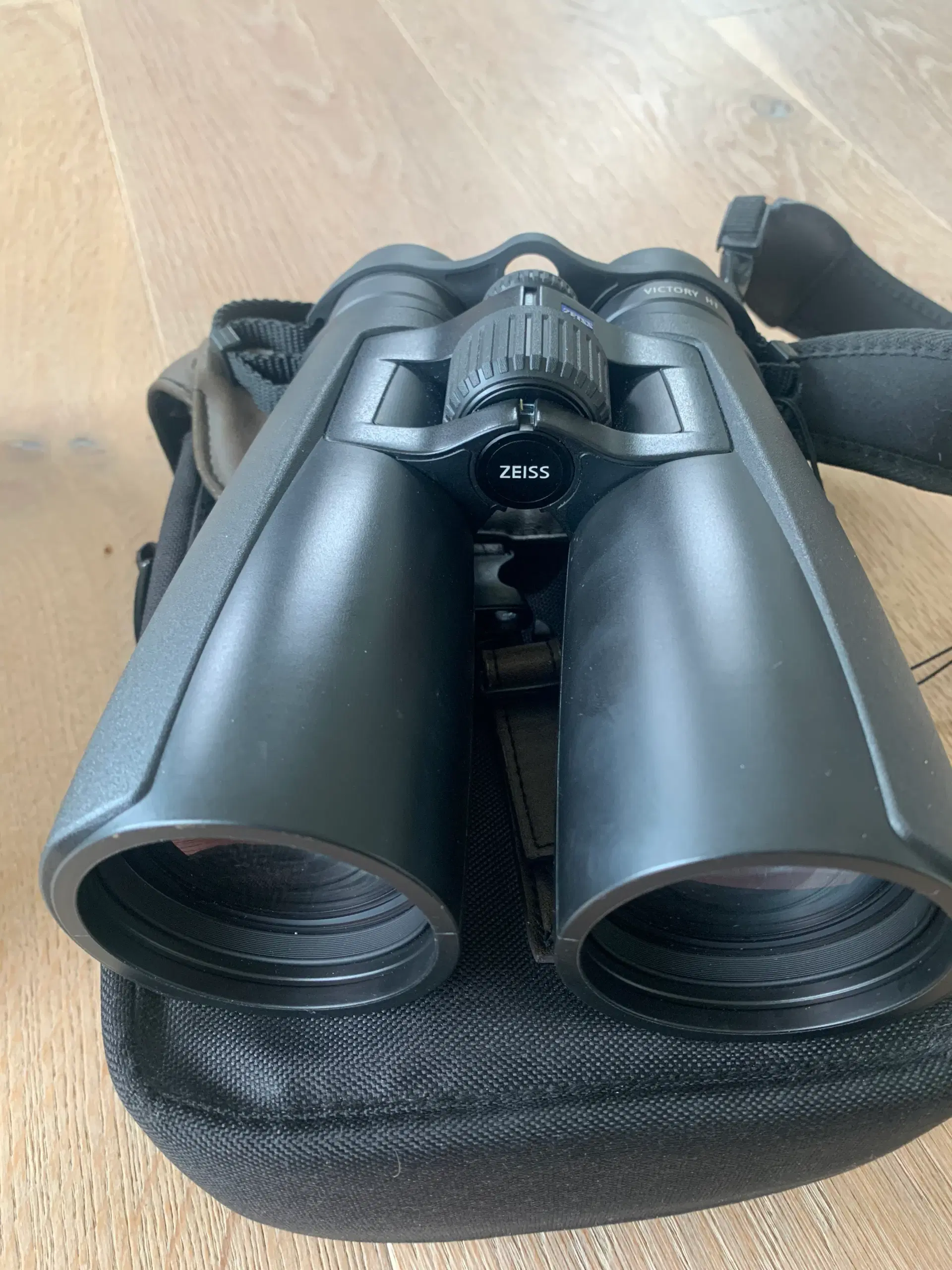 Zeiss Victory  HT 10x54