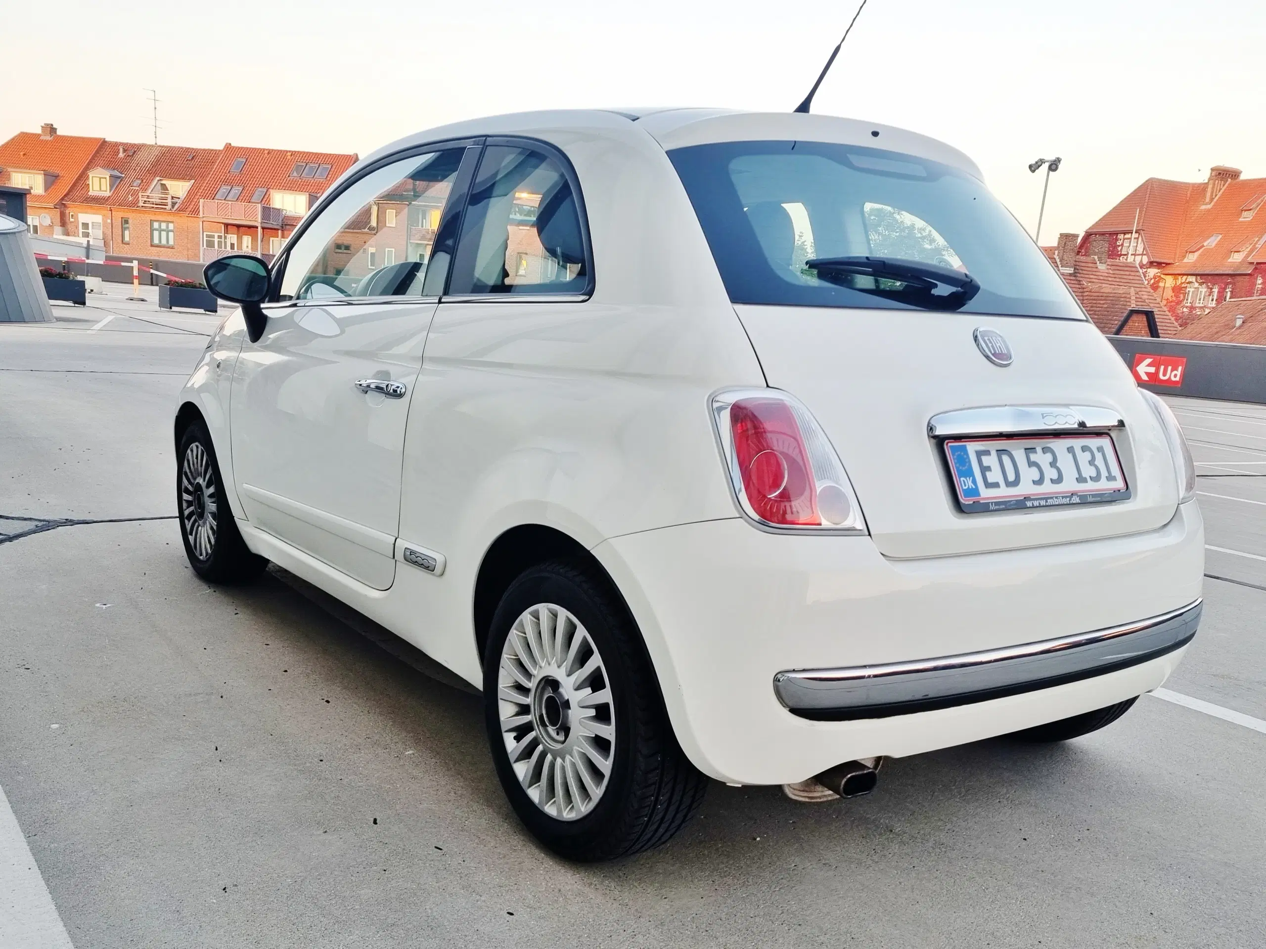 Fiat 500 Lounge / lav km