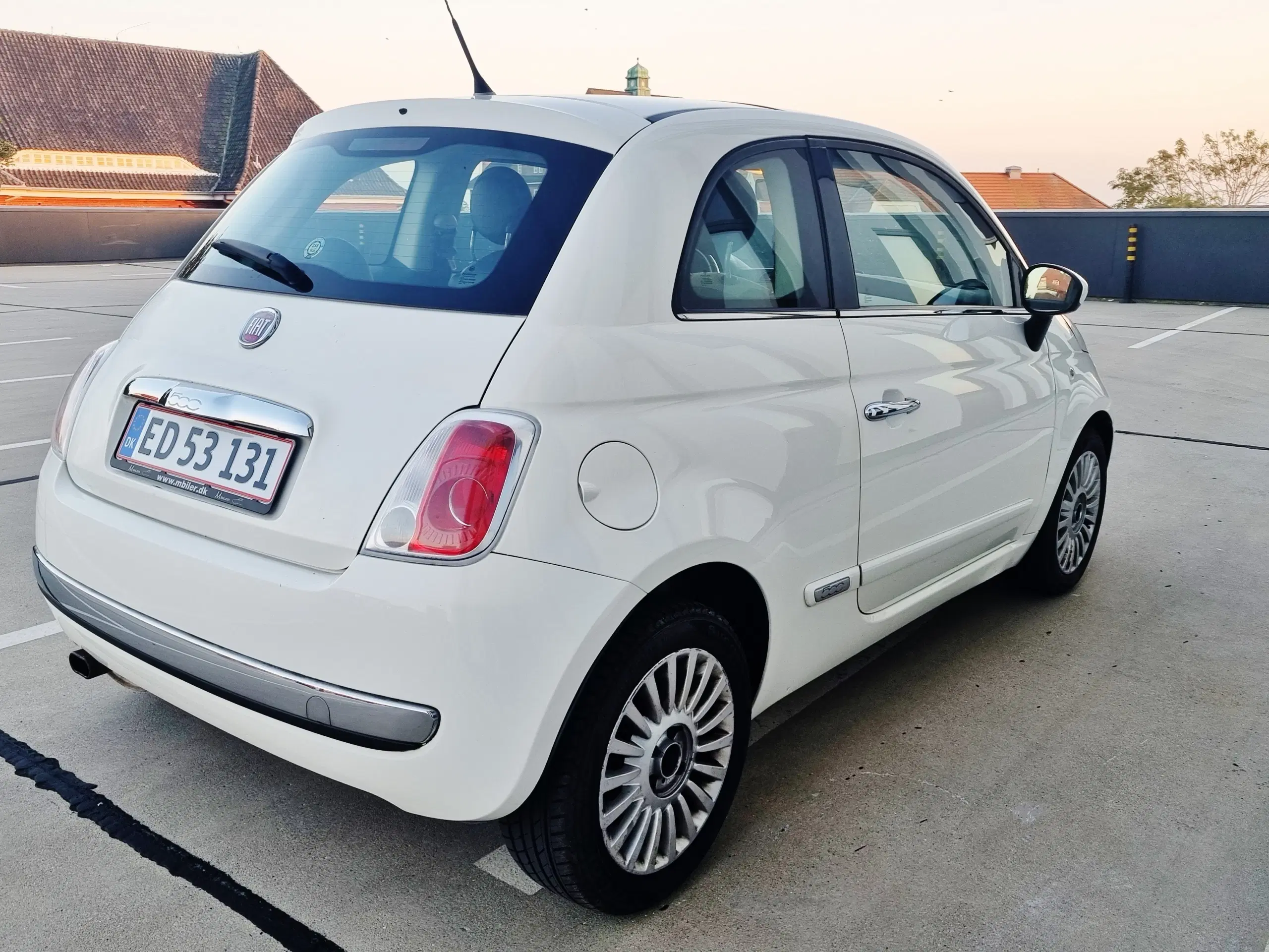 Fiat 500 Lounge / lav km