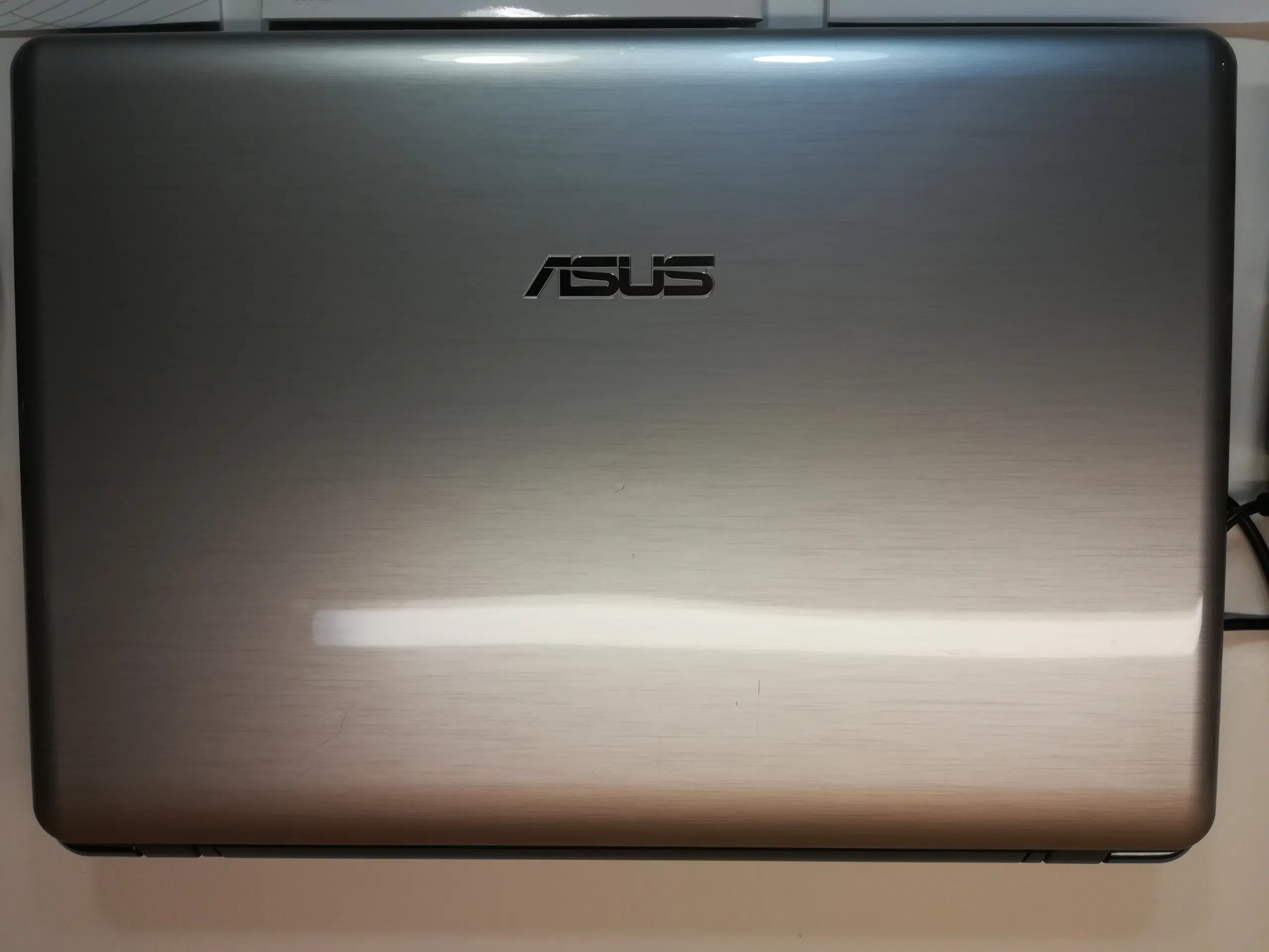 ASUS Eee PC 1201N 256GB 121" - meget velholdt