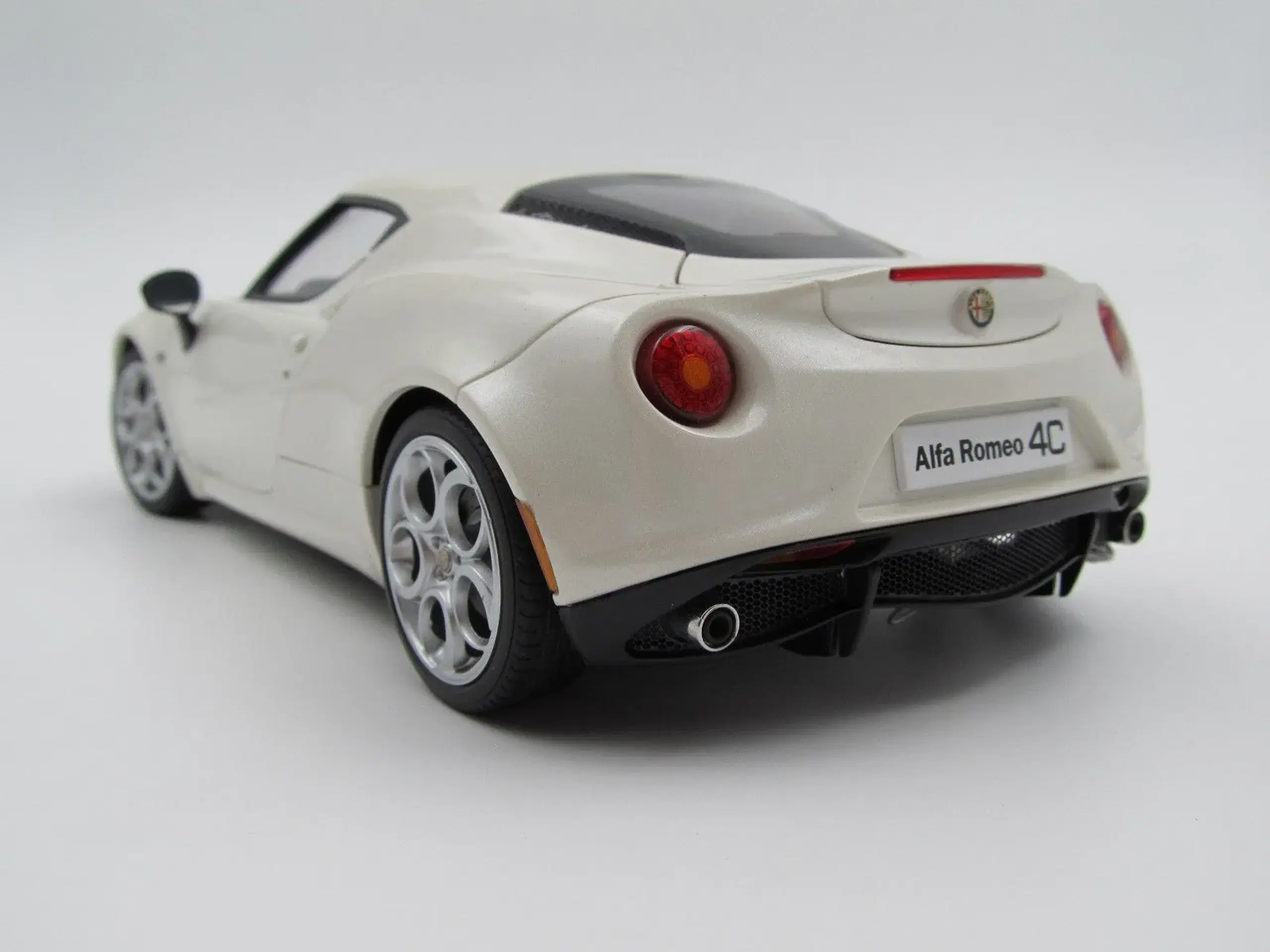 2013 Alfa Romeo 4C Coupe - AUTOart - 1:18