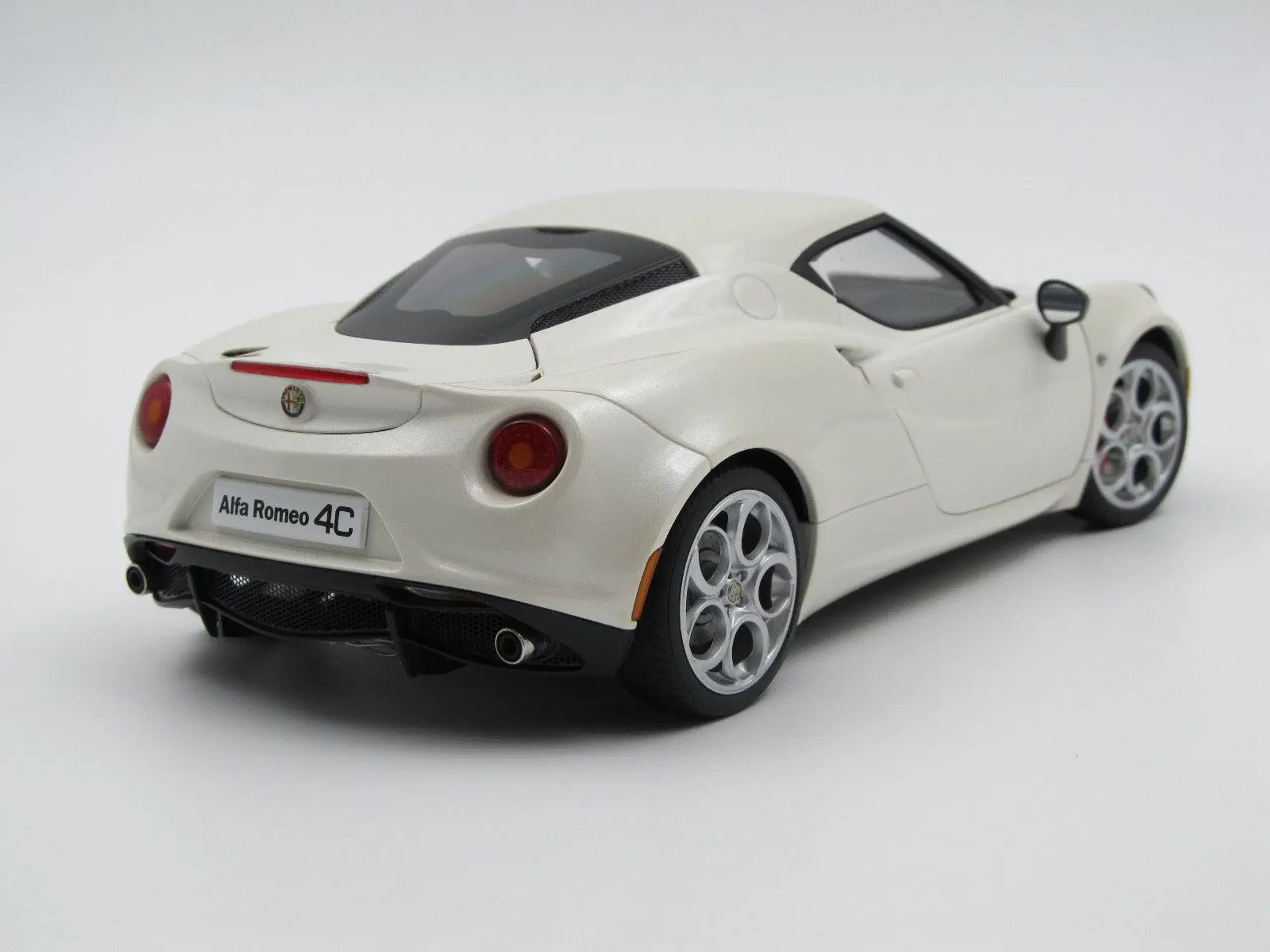 2013 Alfa Romeo 4C Coupe - AUTOart - 1:18