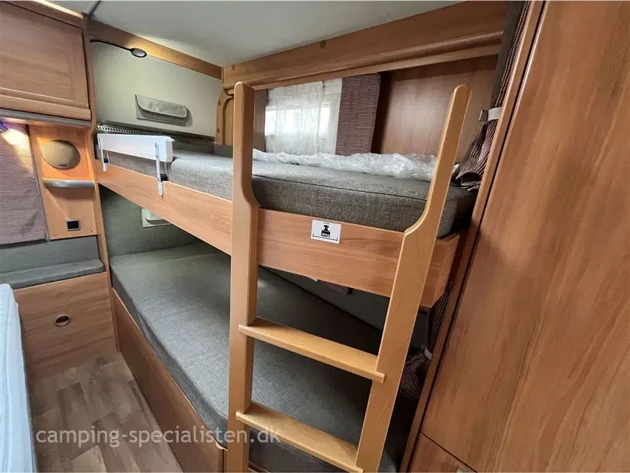 2015 - Hymer Nova SL 595   Hymer Eriba Nova SL 595 2015 m Alde centralvarme - Se den nu hos Camping-Specialistendk