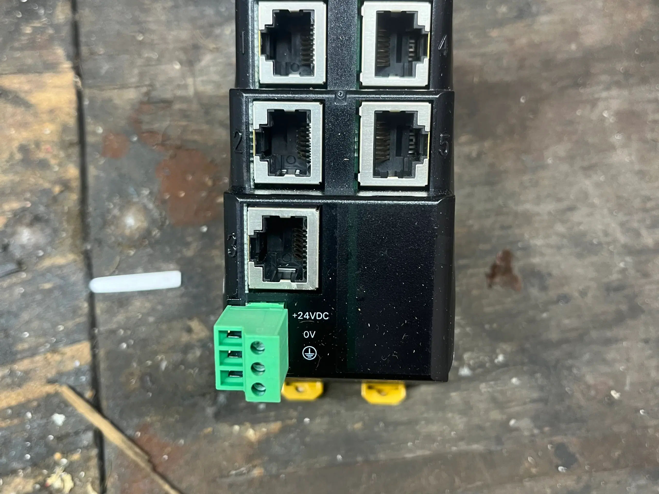 Ethernet switch 5 porte Omron