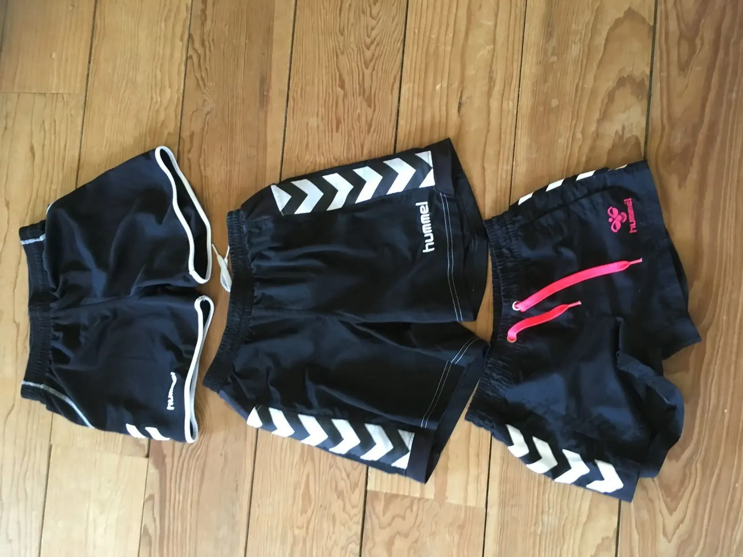 3 stk Hummel shorts str 10 år kr 100 inkl fragt