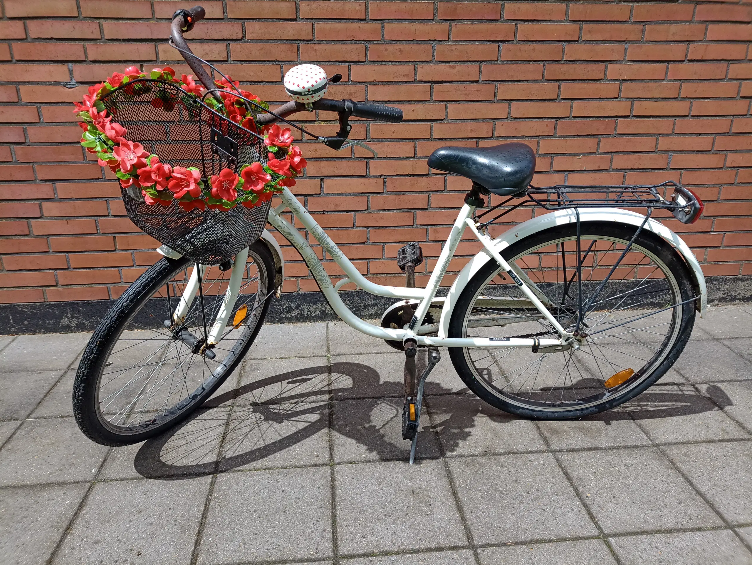 Hvid pigecykel ca str 12-15 år