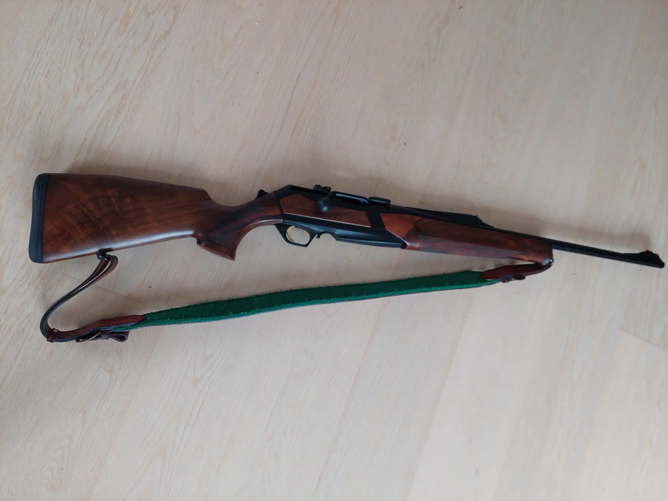 Browning Maral riffel cal 3006