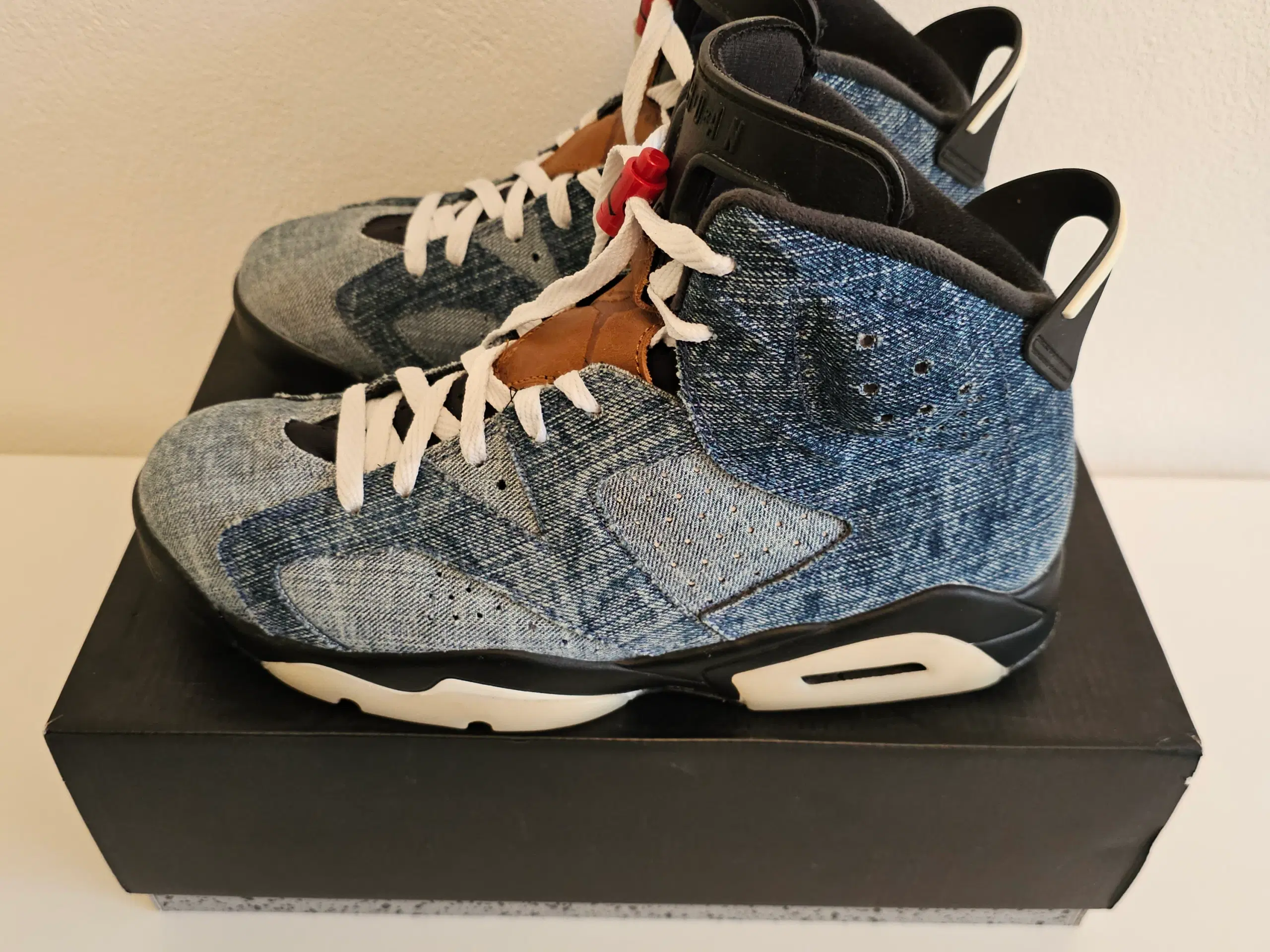 Air Jordan 6 Retro Washed Denim – Top stand!