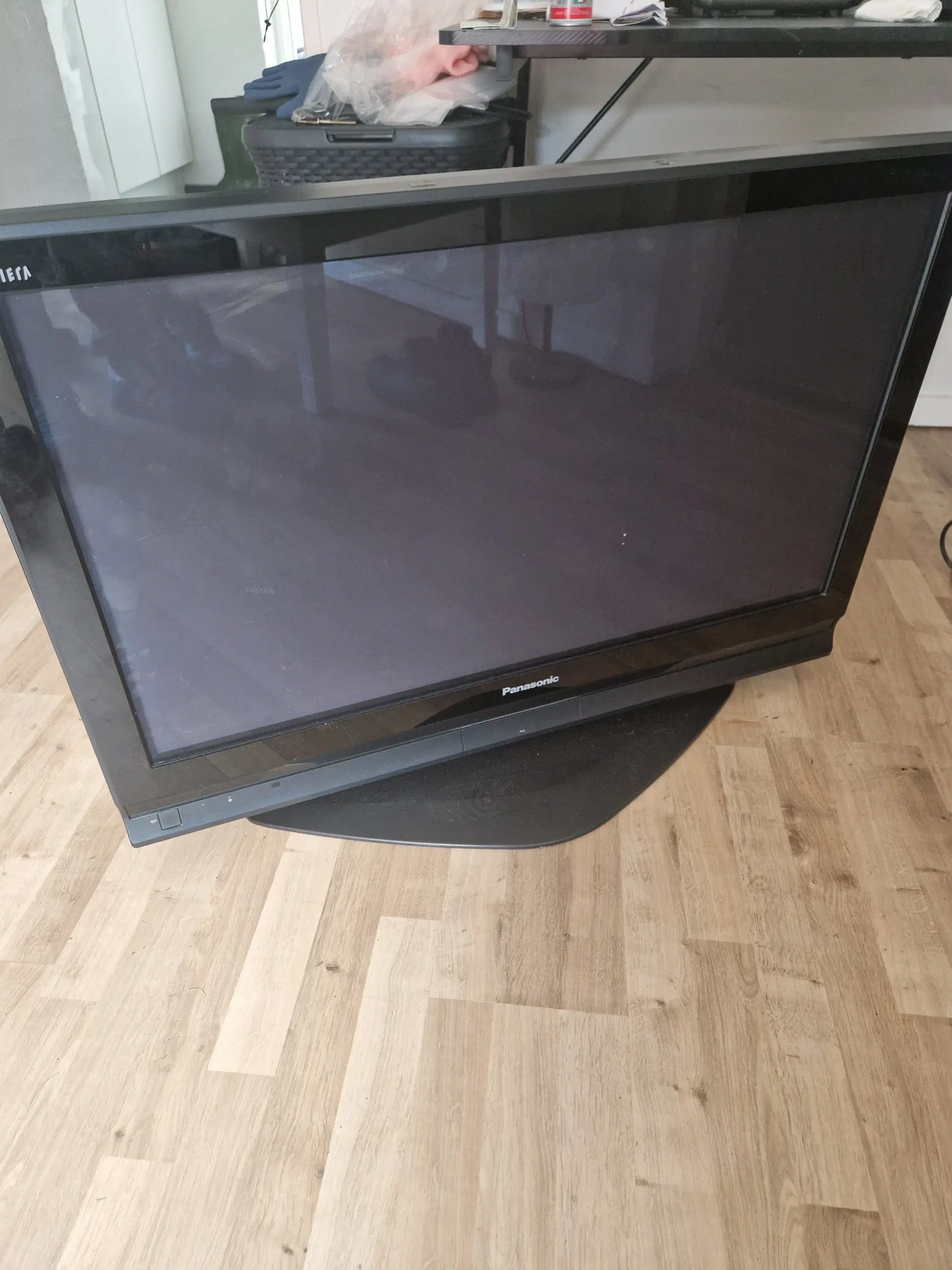 Panasonic tv sælges