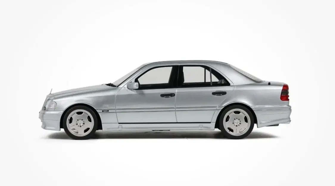 1:18 Mercedes C36 AMG 1990