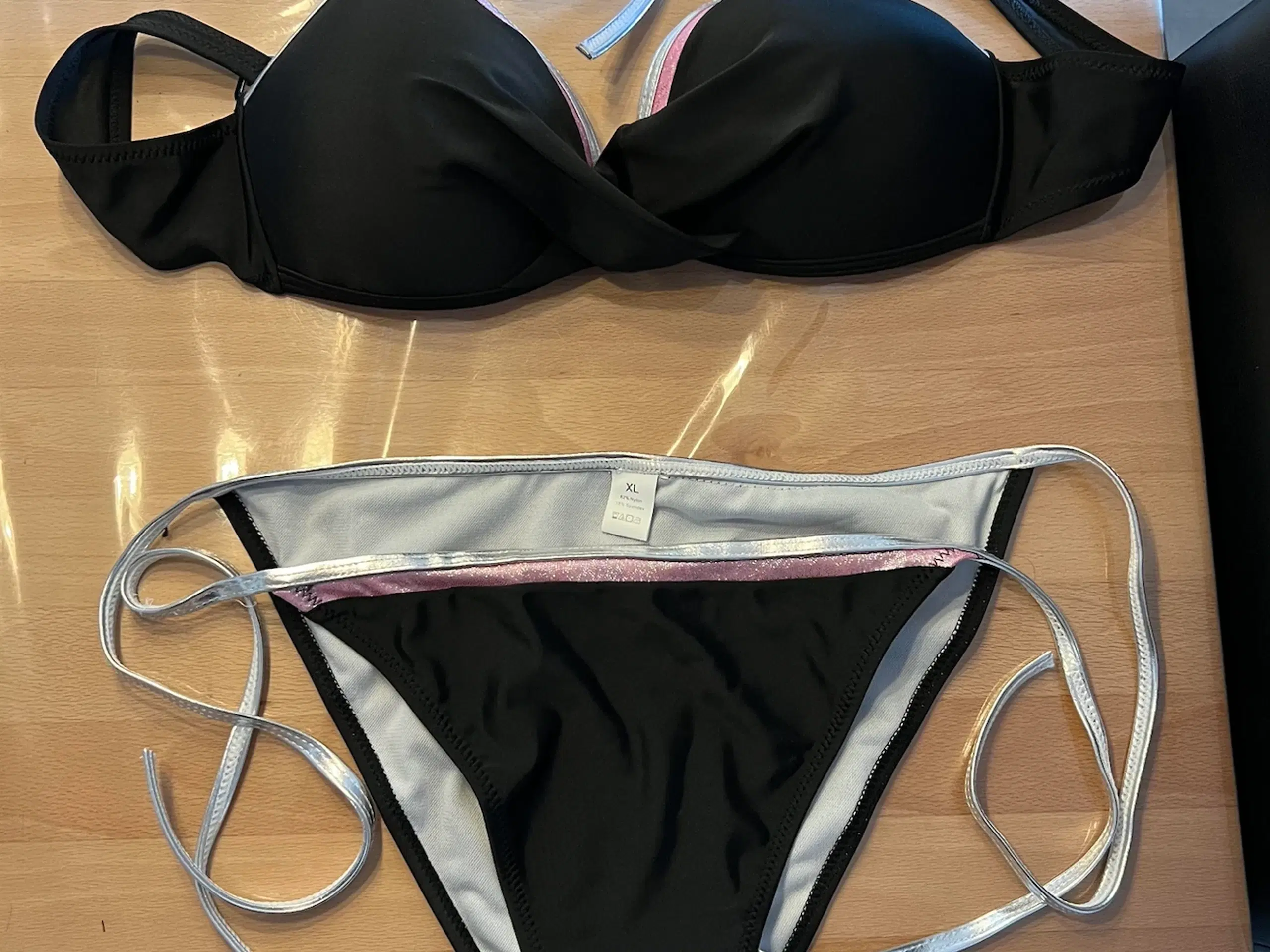 Tankini og Bikinier