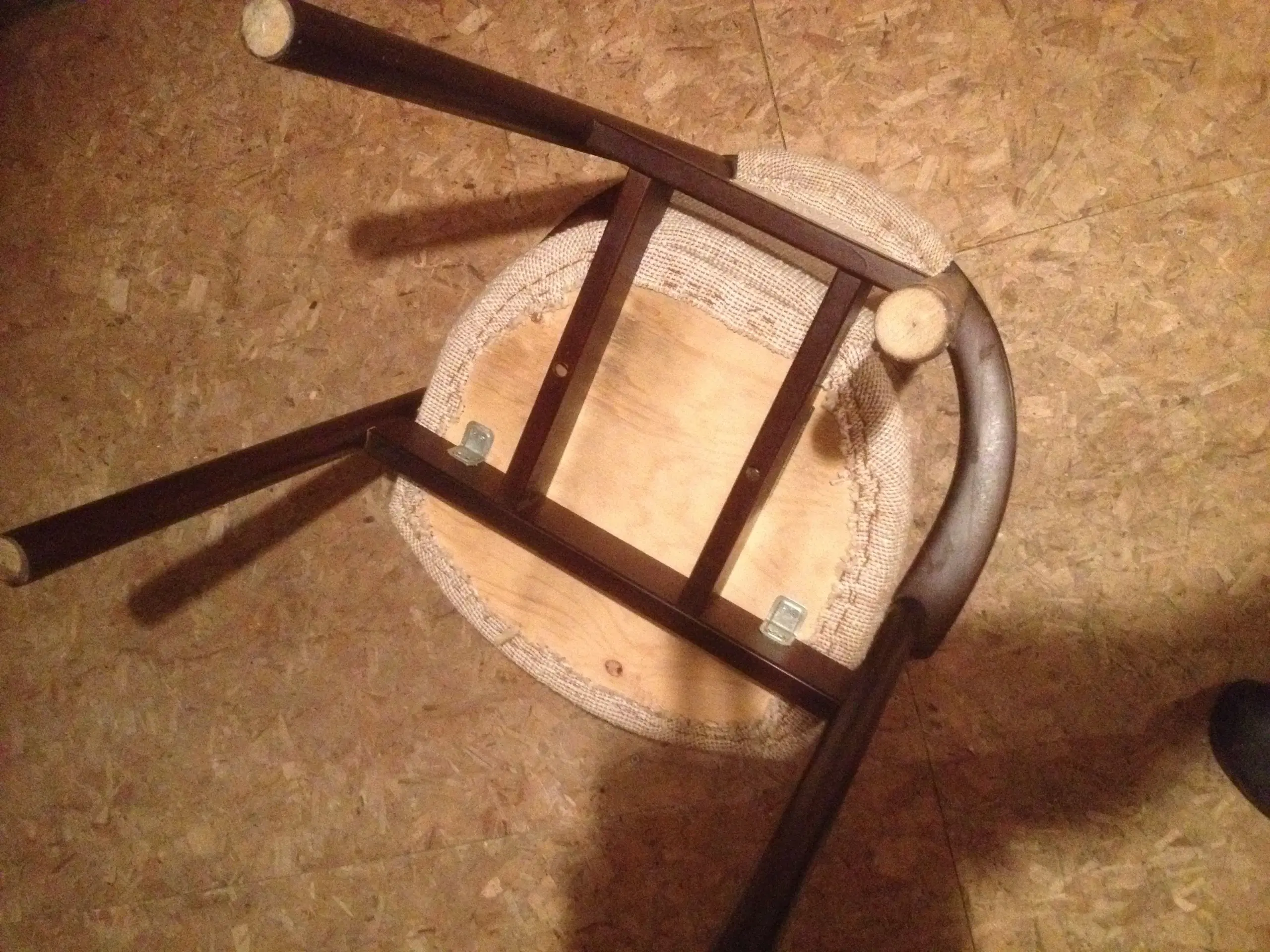 Fin gammel stol med armlæn
