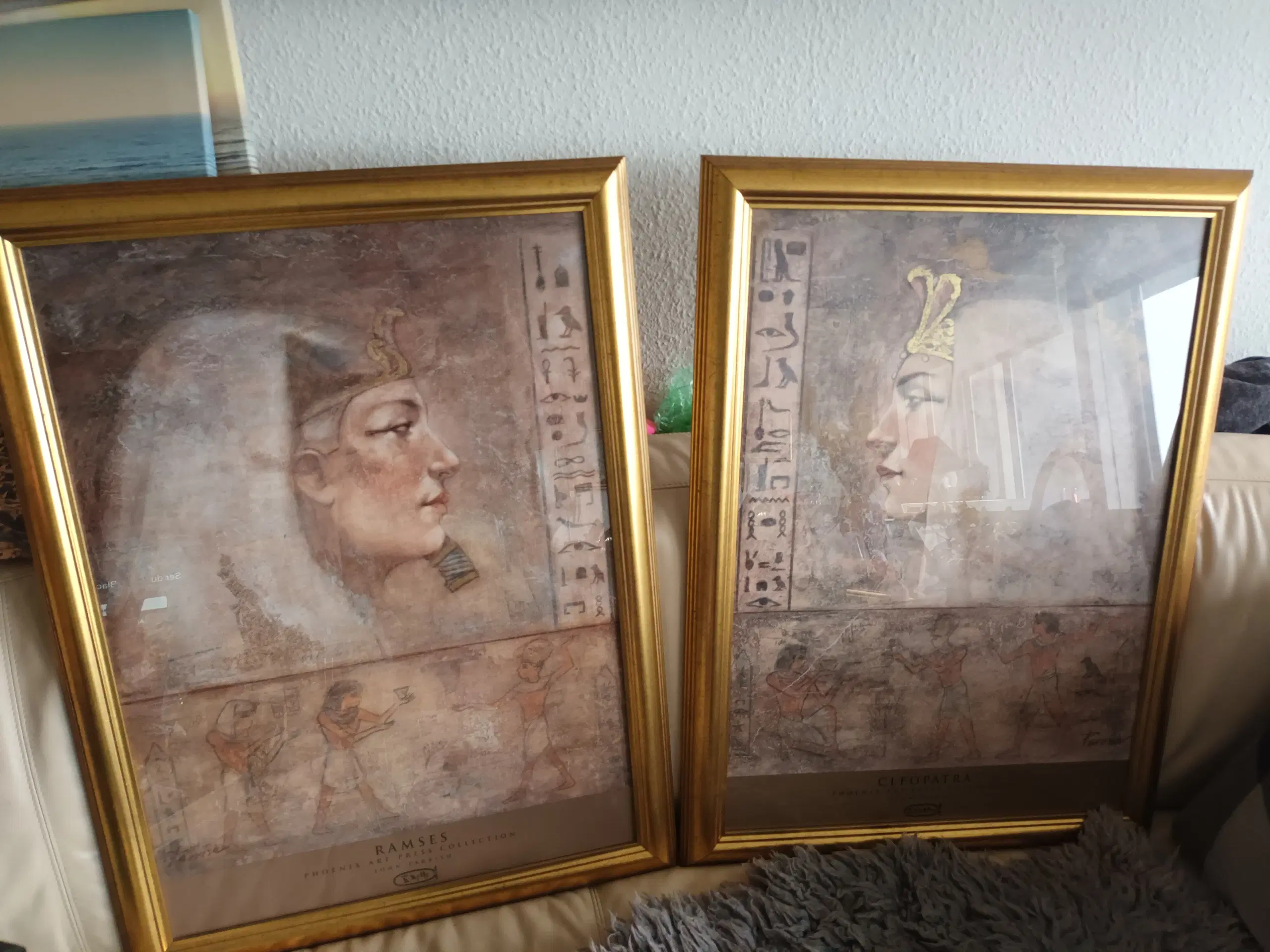 2 SMUKKE BILLEDER AF CLEOPATRA  RAMSES MED GULDR