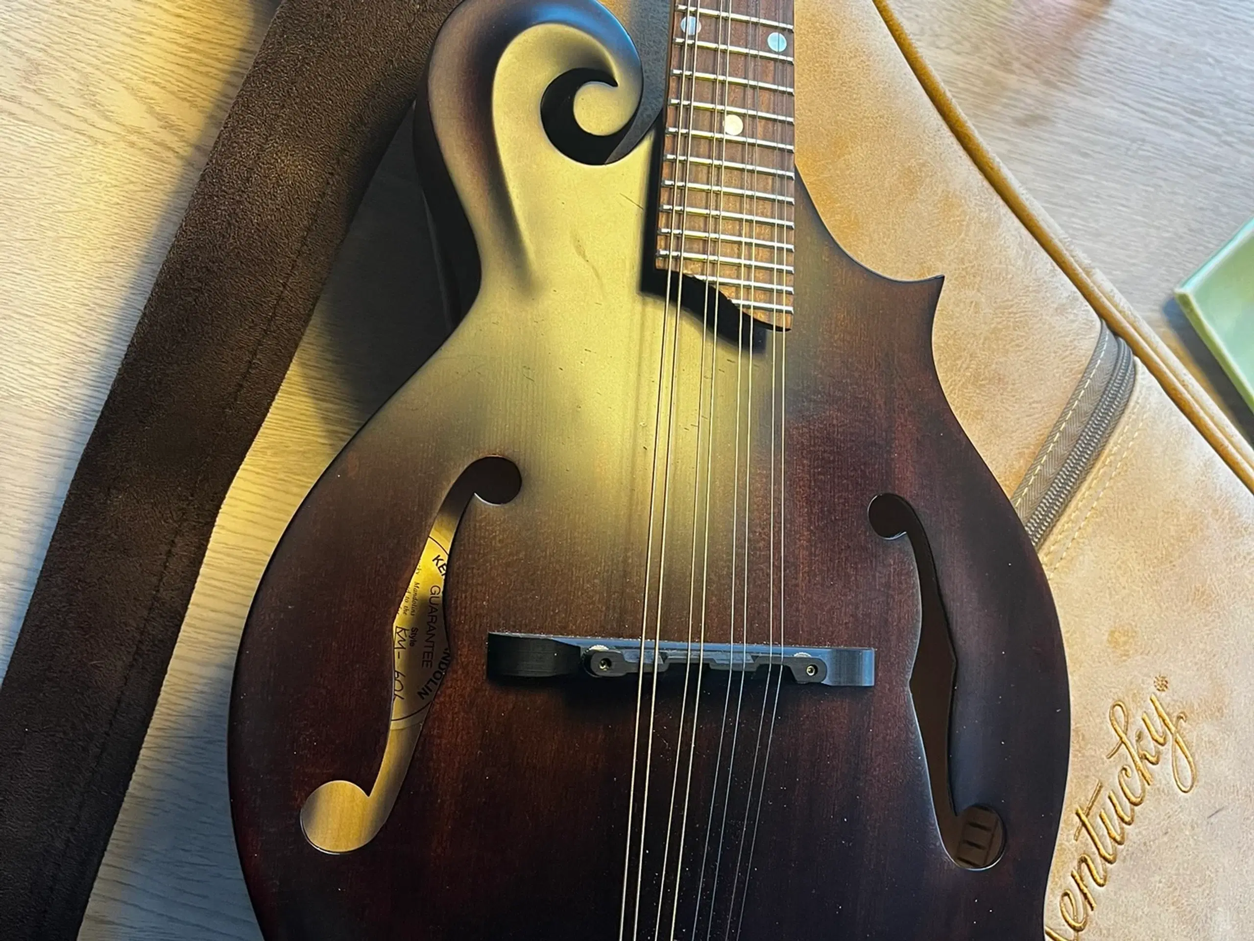 mandolin Kentucky KM 606 sælges