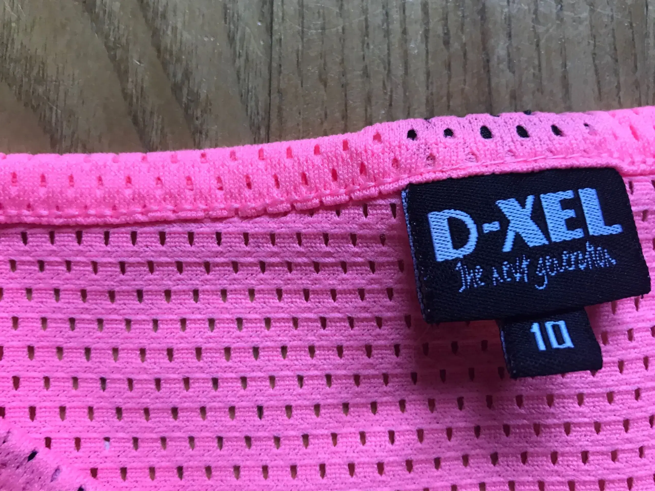 Dxel t-shorts str 140/10år