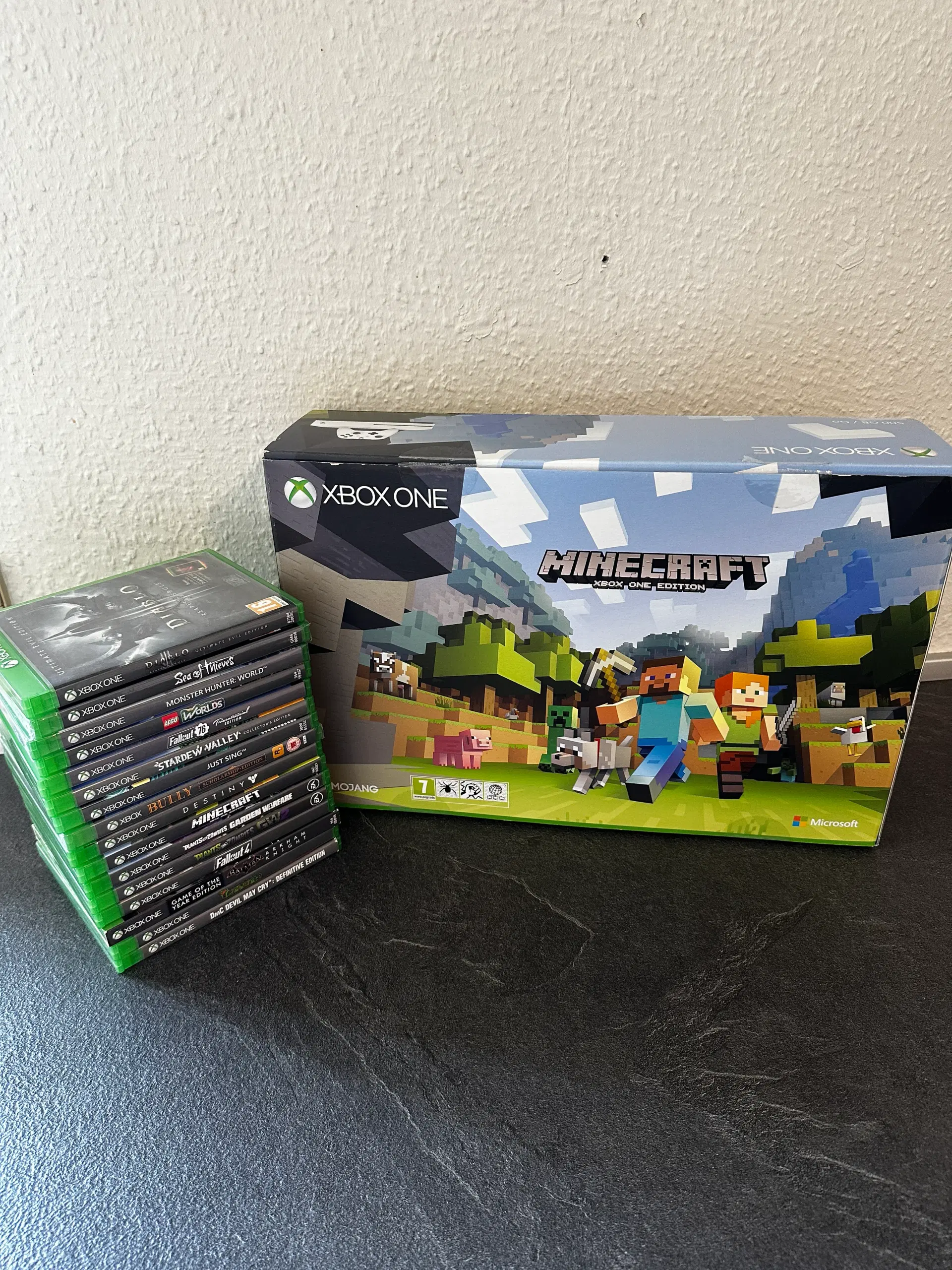 Xbox One S med original kasse og 16 spil