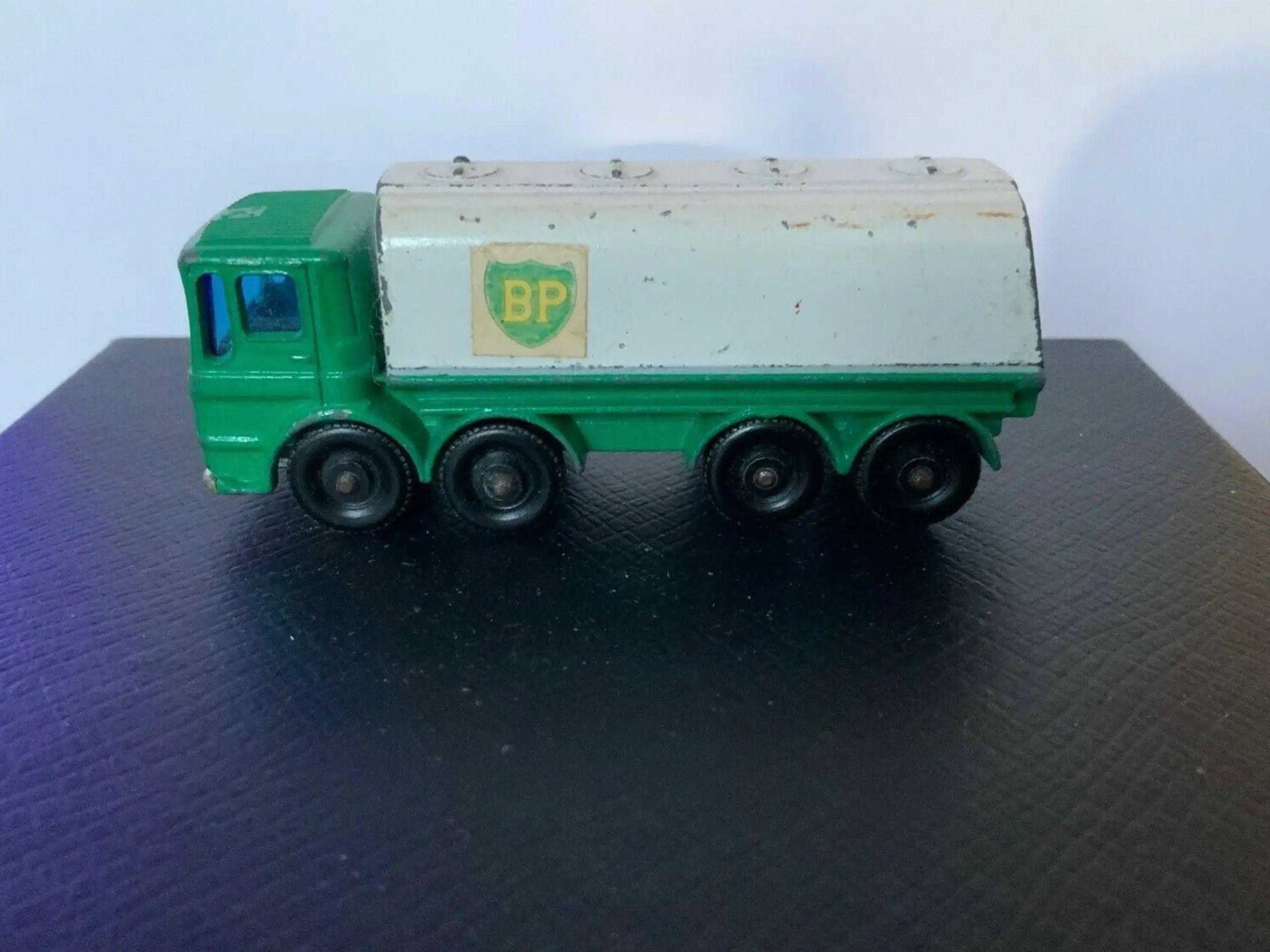 Matchbox No 32 Leyland Petroleum Tanker