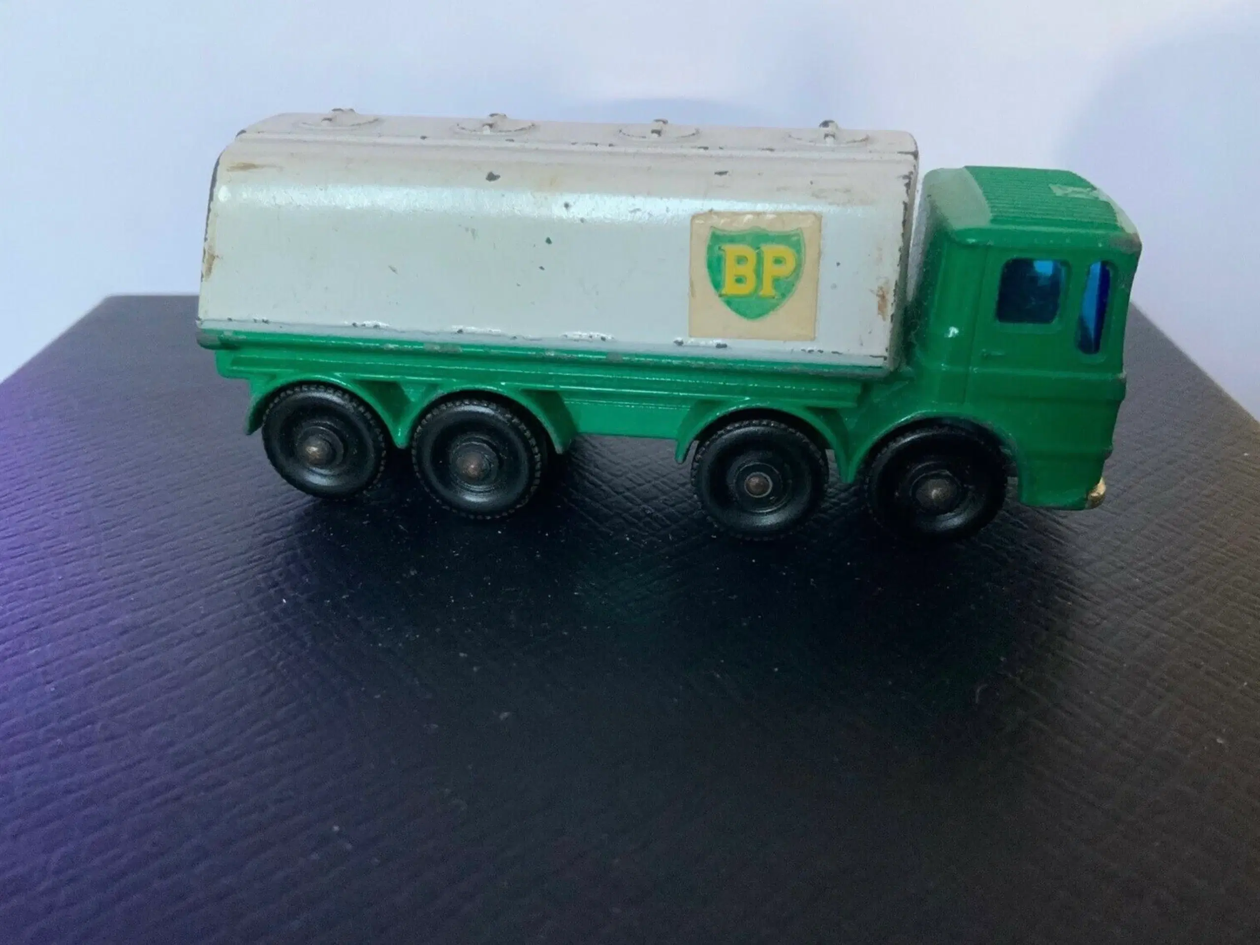 Matchbox No 32 Leyland Petroleum Tanker