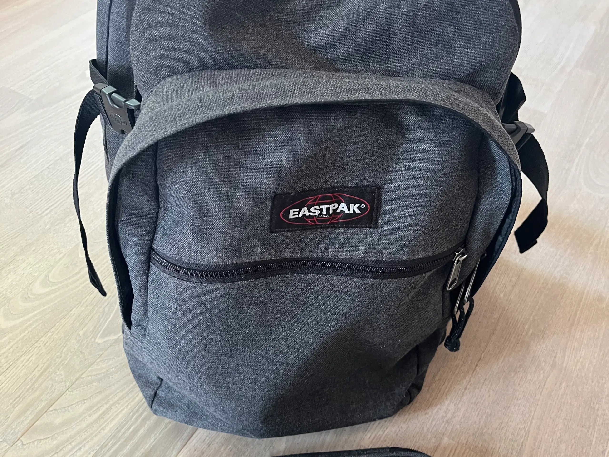 Skoletaske fra Eastpak