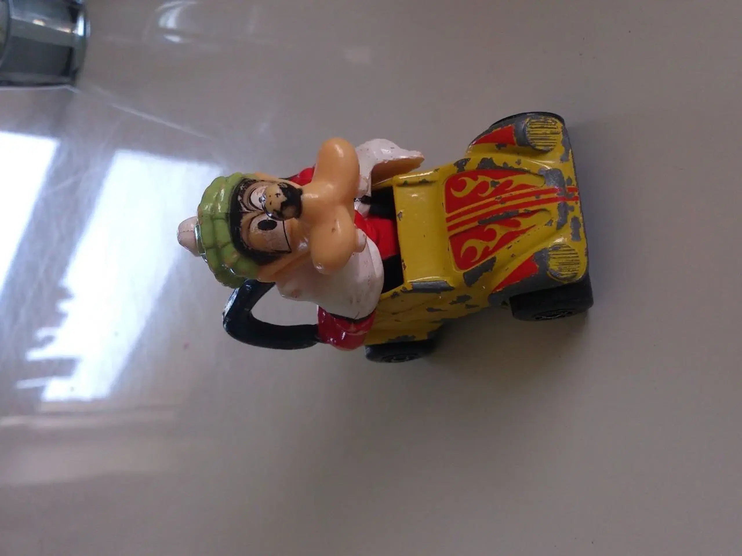 Matchbox bil med Disney figur