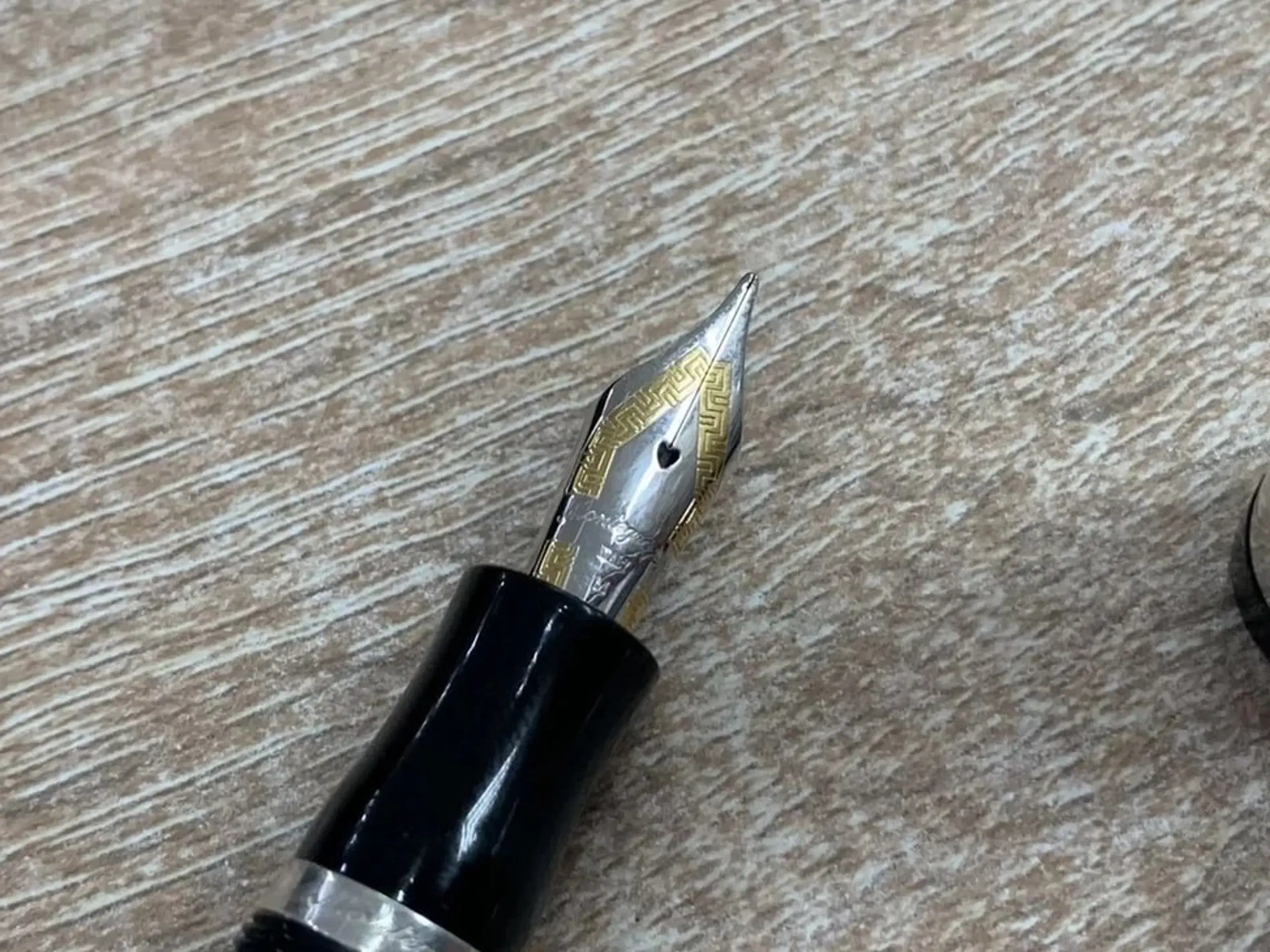 Montegrappa Cosmopolitan Batik fyldepen