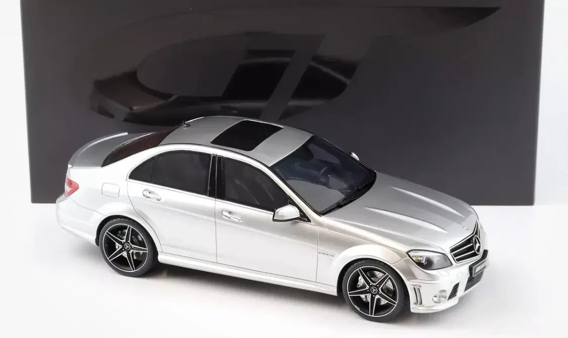 1:18 Mercedes C63 AMG W204