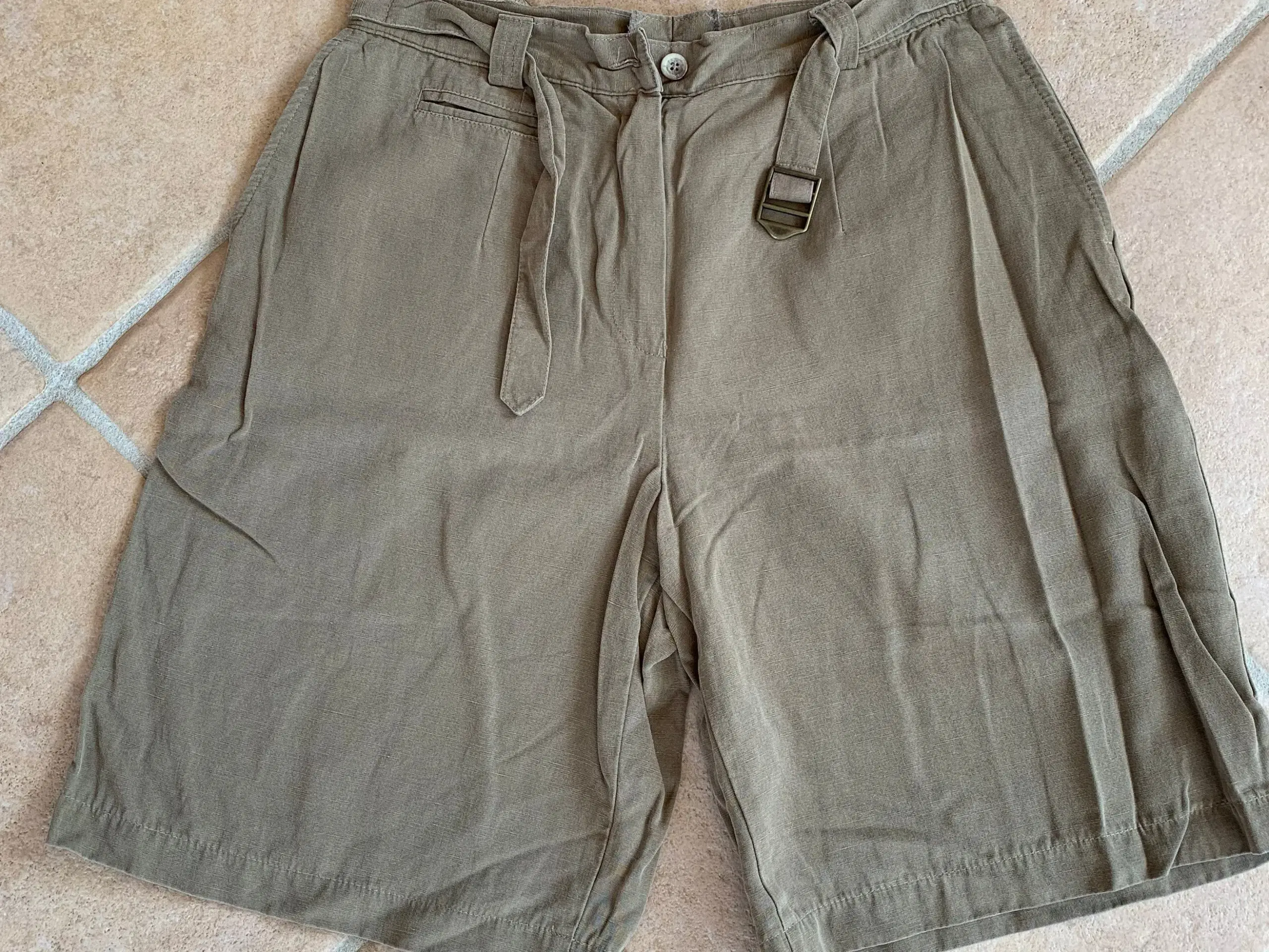 CHOISE Shorts str 40