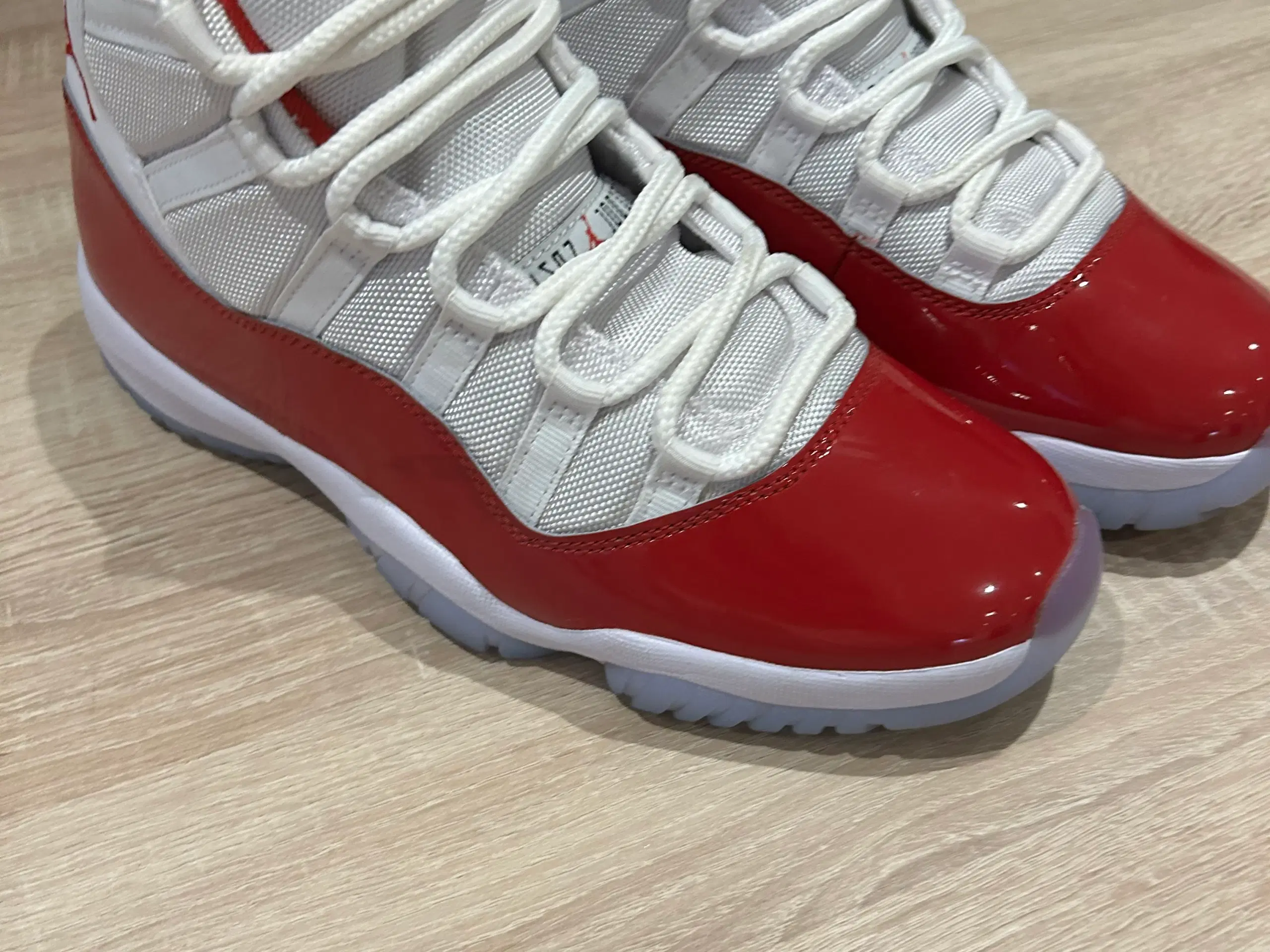 Nike Air Jordan 11 Retro Cherry