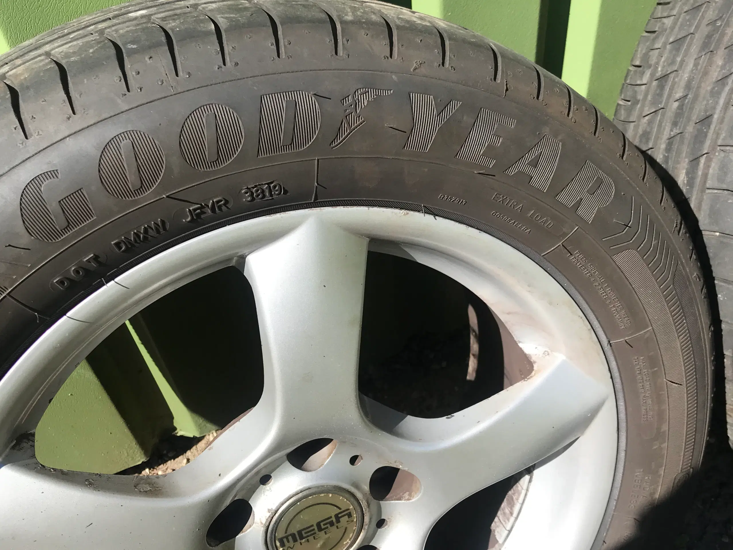 Dæk 205/60/16 R Goodyear